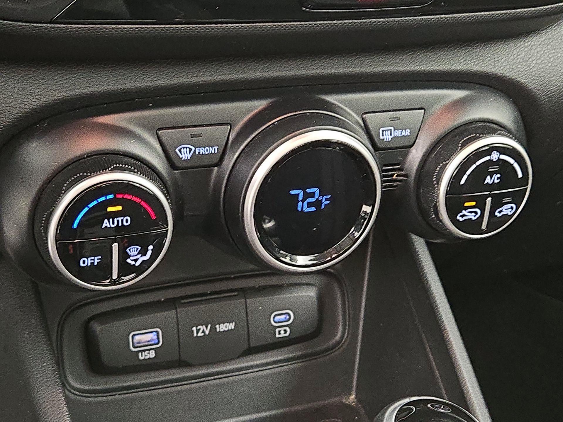 Thumbnail: 2023 Hyundai Venue - 16