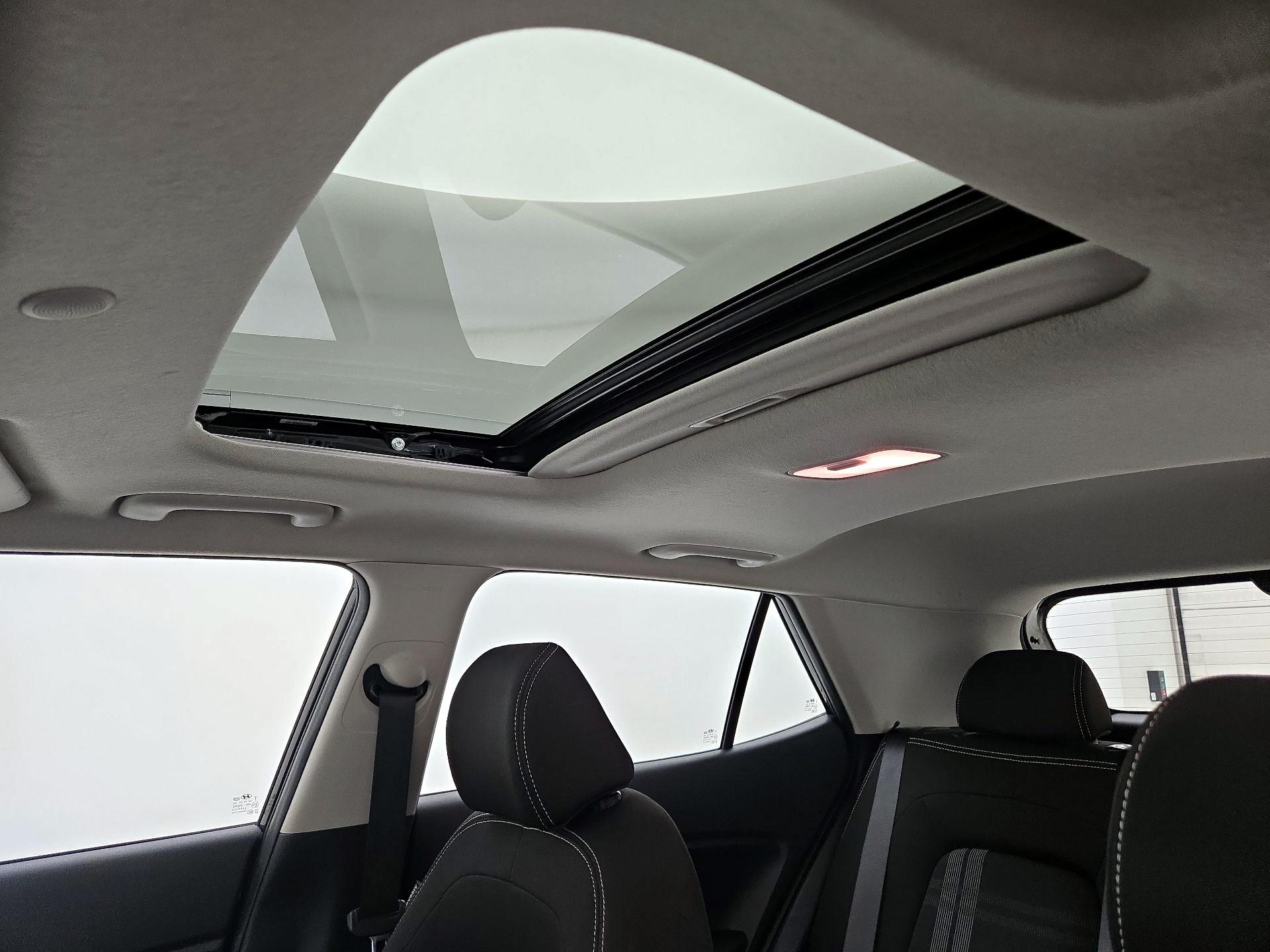 Thumbnail: 2023 Hyundai Venue - 19