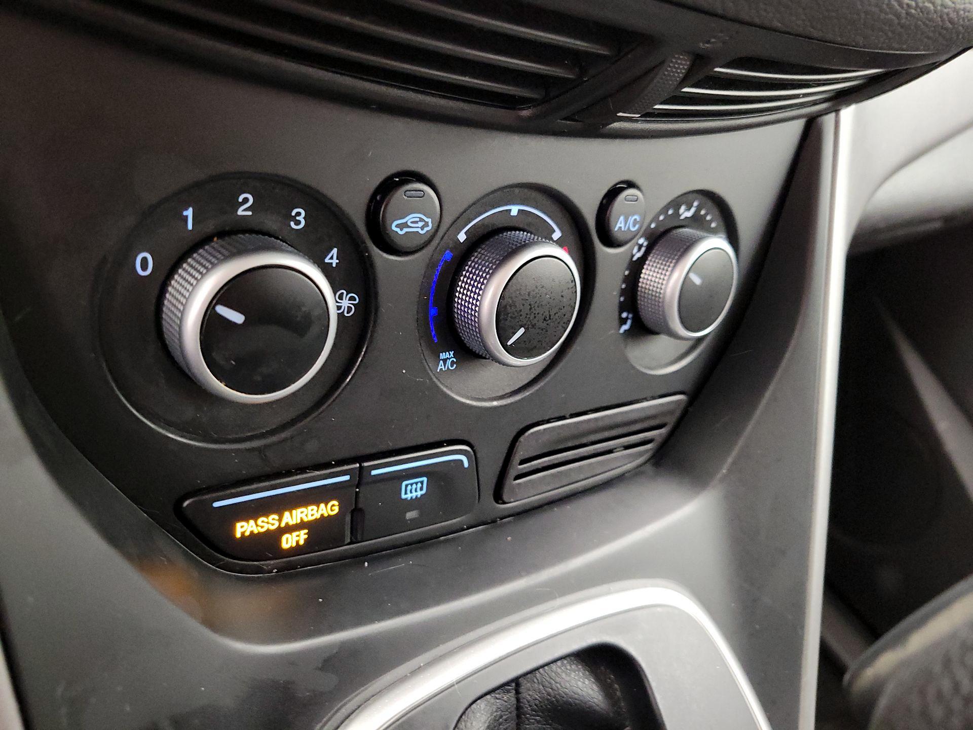 Thumbnail: 2014 Ford Escape - 16