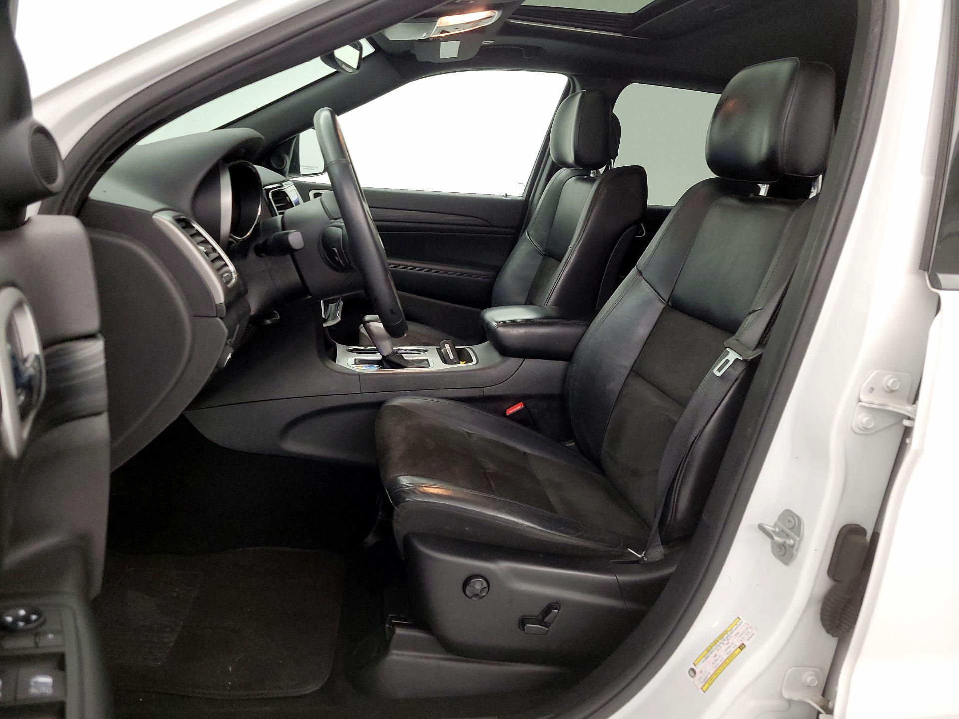 Thumbnail: 2019 Jeep Grand Cherokee - 11