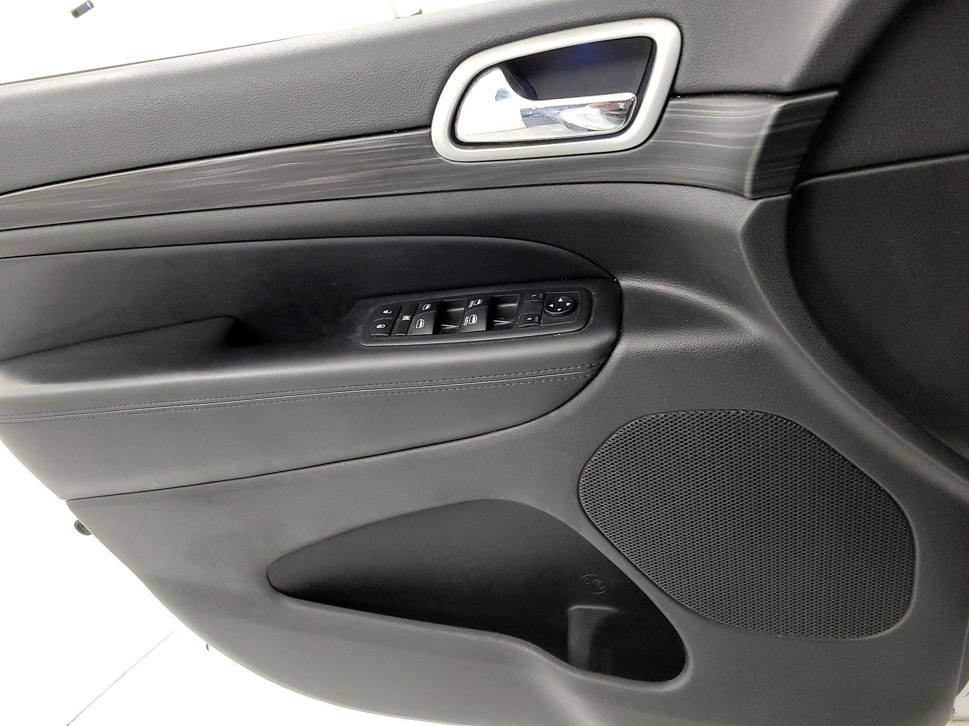 Thumbnail: 2019 Jeep Grand Cherokee - 12