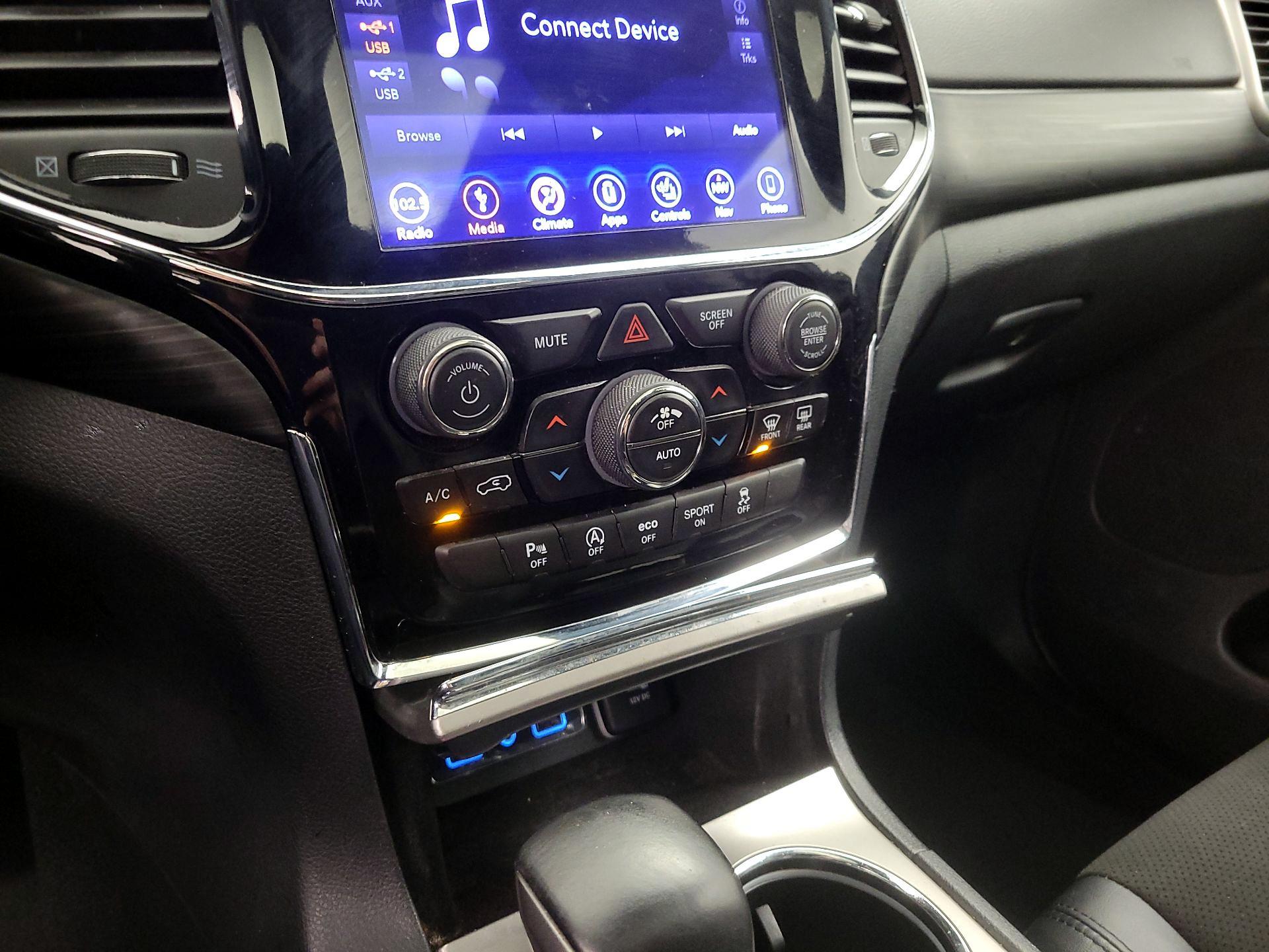 Thumbnail: 2019 Jeep Grand Cherokee - 17