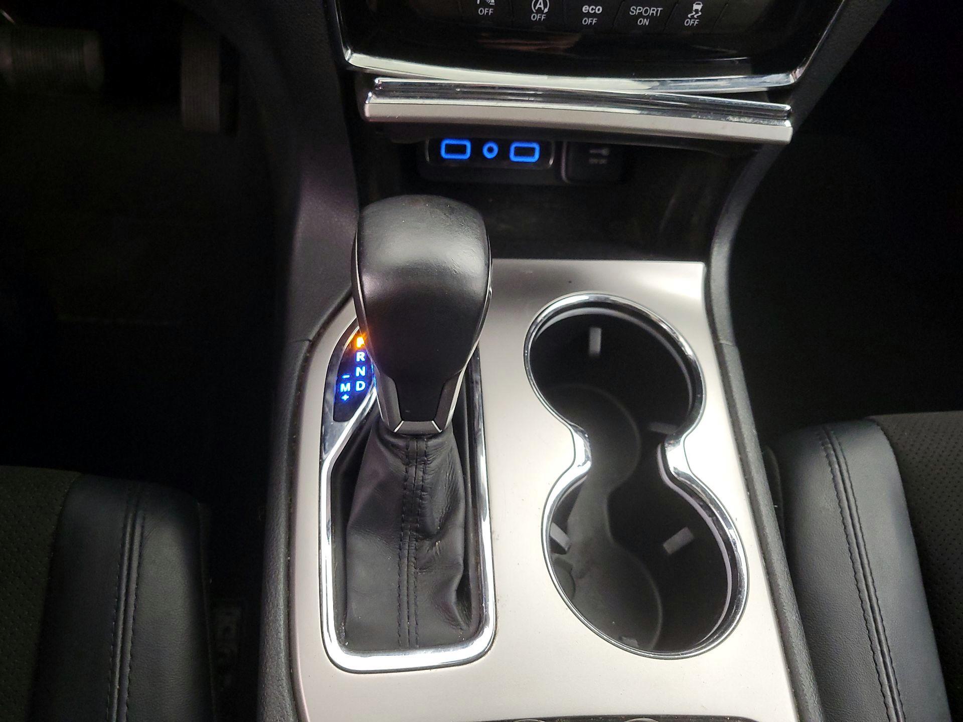 Thumbnail: 2019 Jeep Grand Cherokee - 18