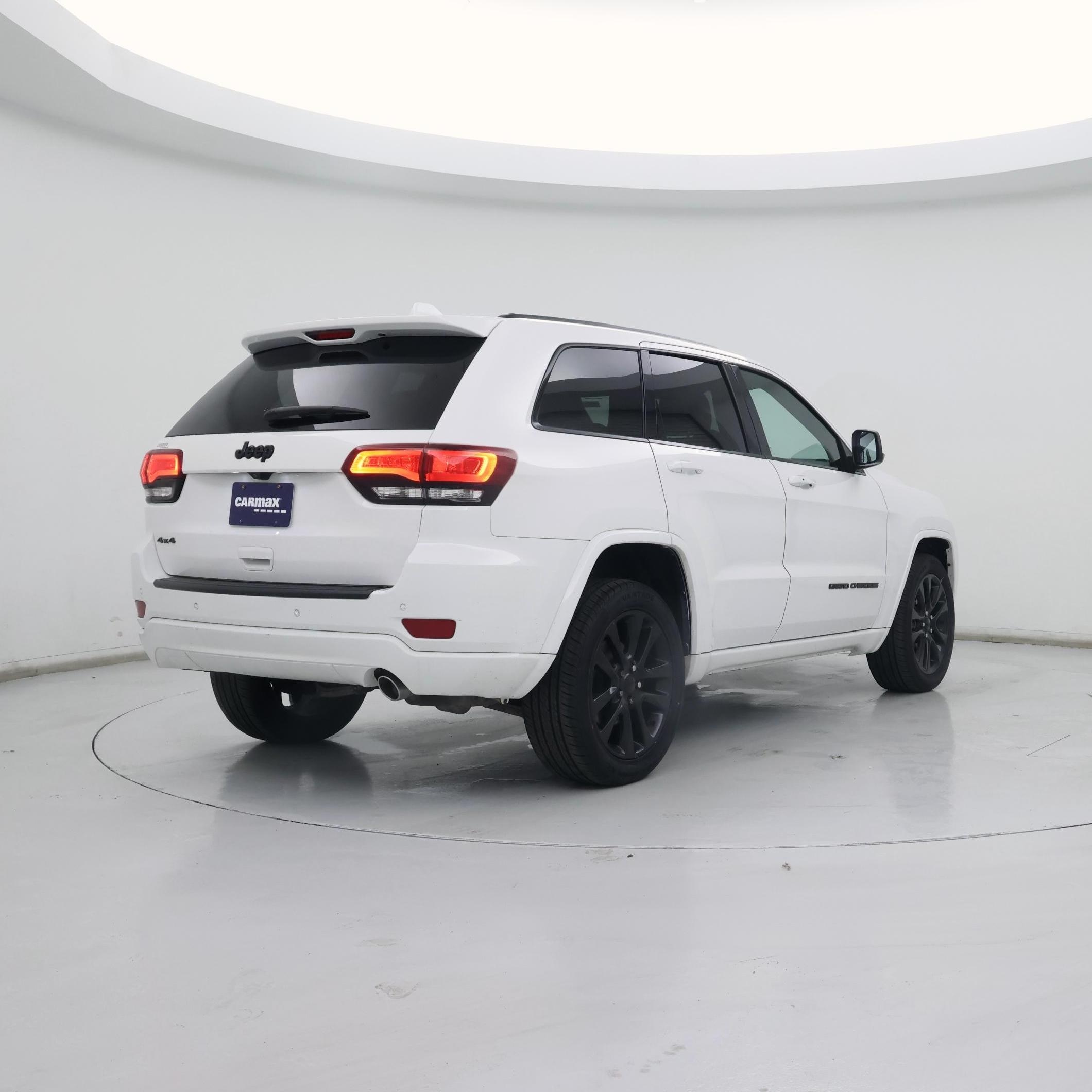 Thumbnail: 2019 Jeep Grand Cherokee - 8