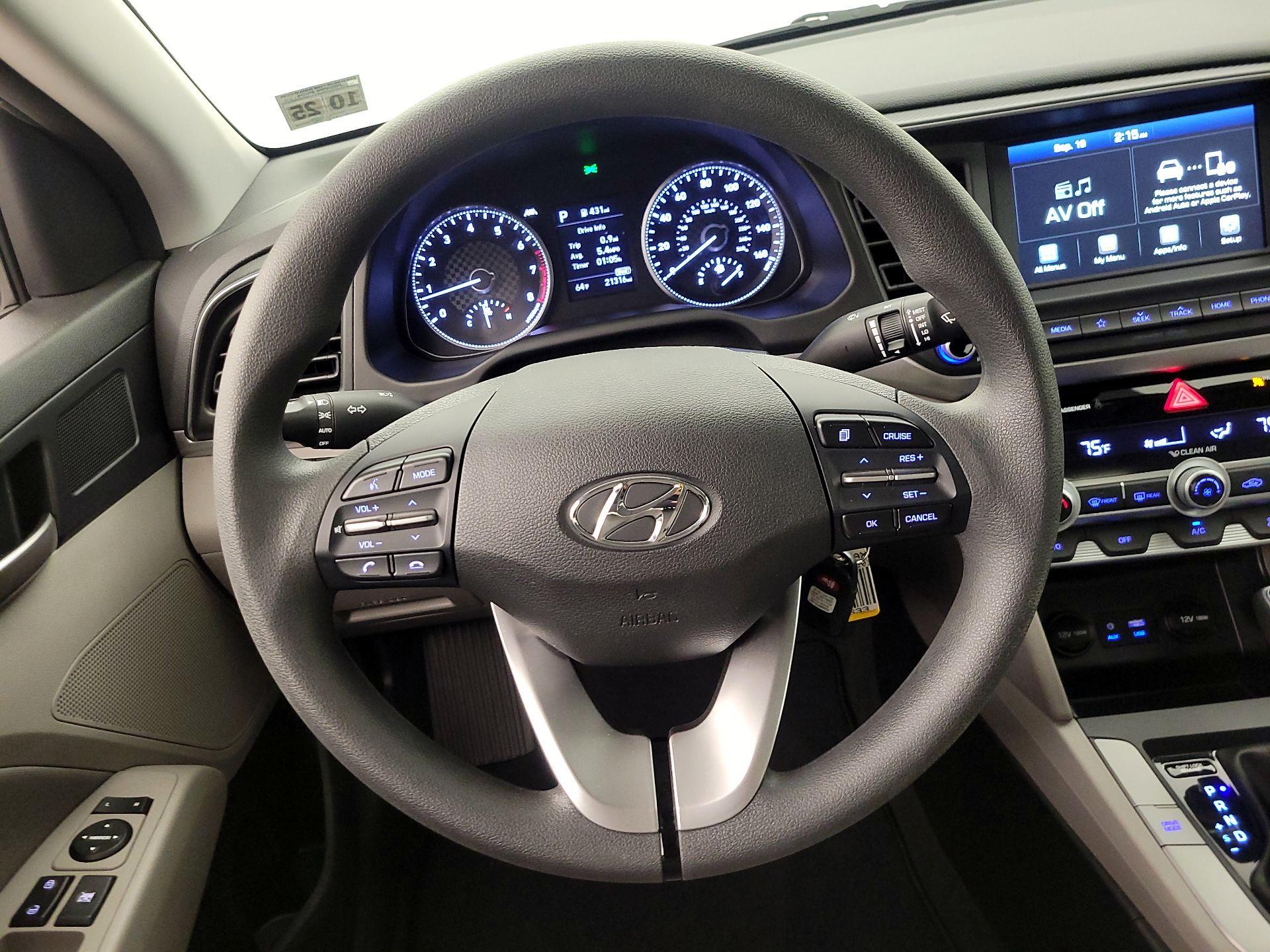 Thumbnail: 2020 Hyundai Elantra - 10