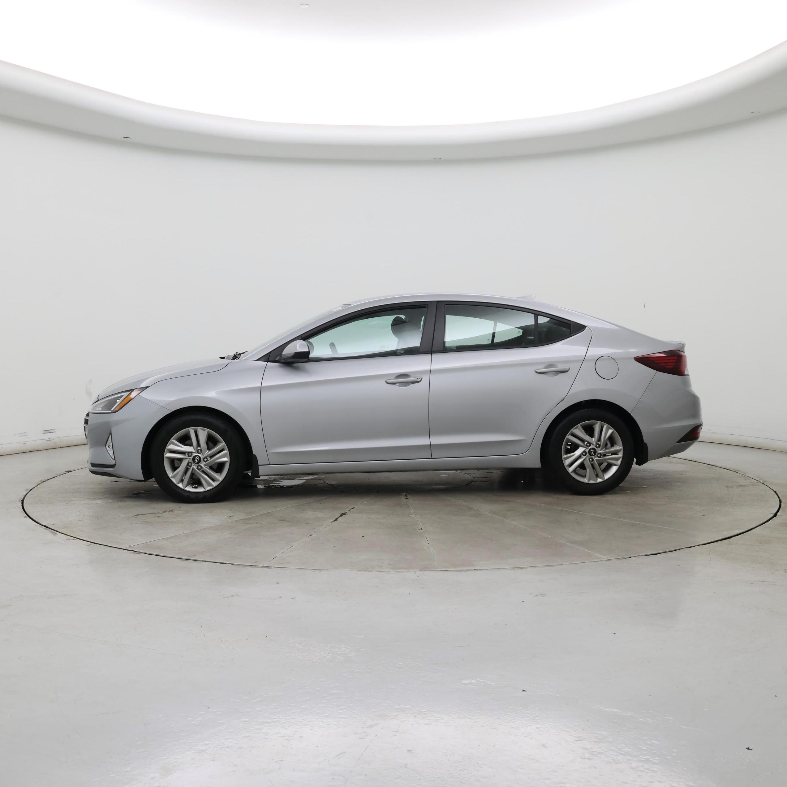Thumbnail: 2020 Hyundai Elantra - 3
