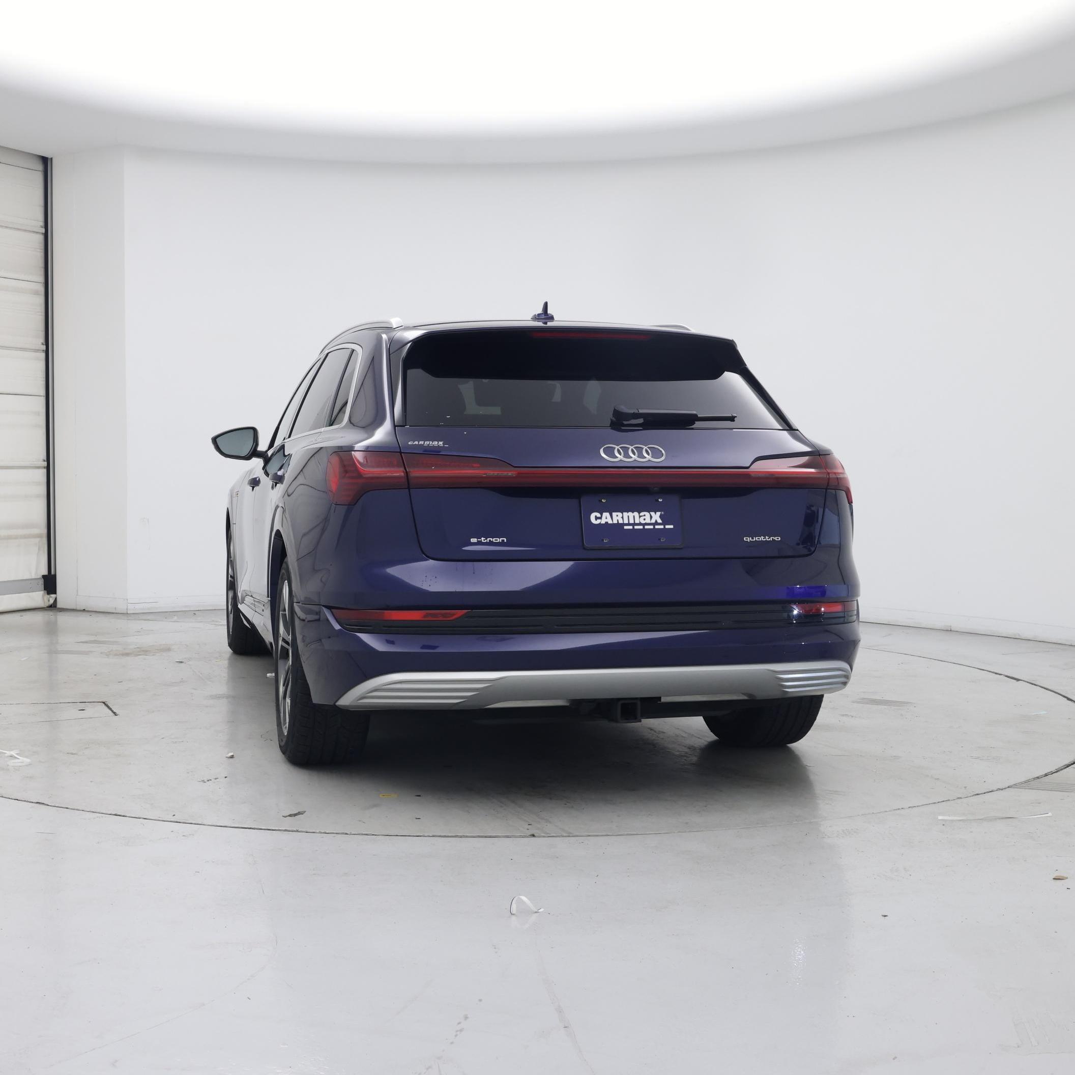 Thumbnail: 2022 Audi e-tron - 6