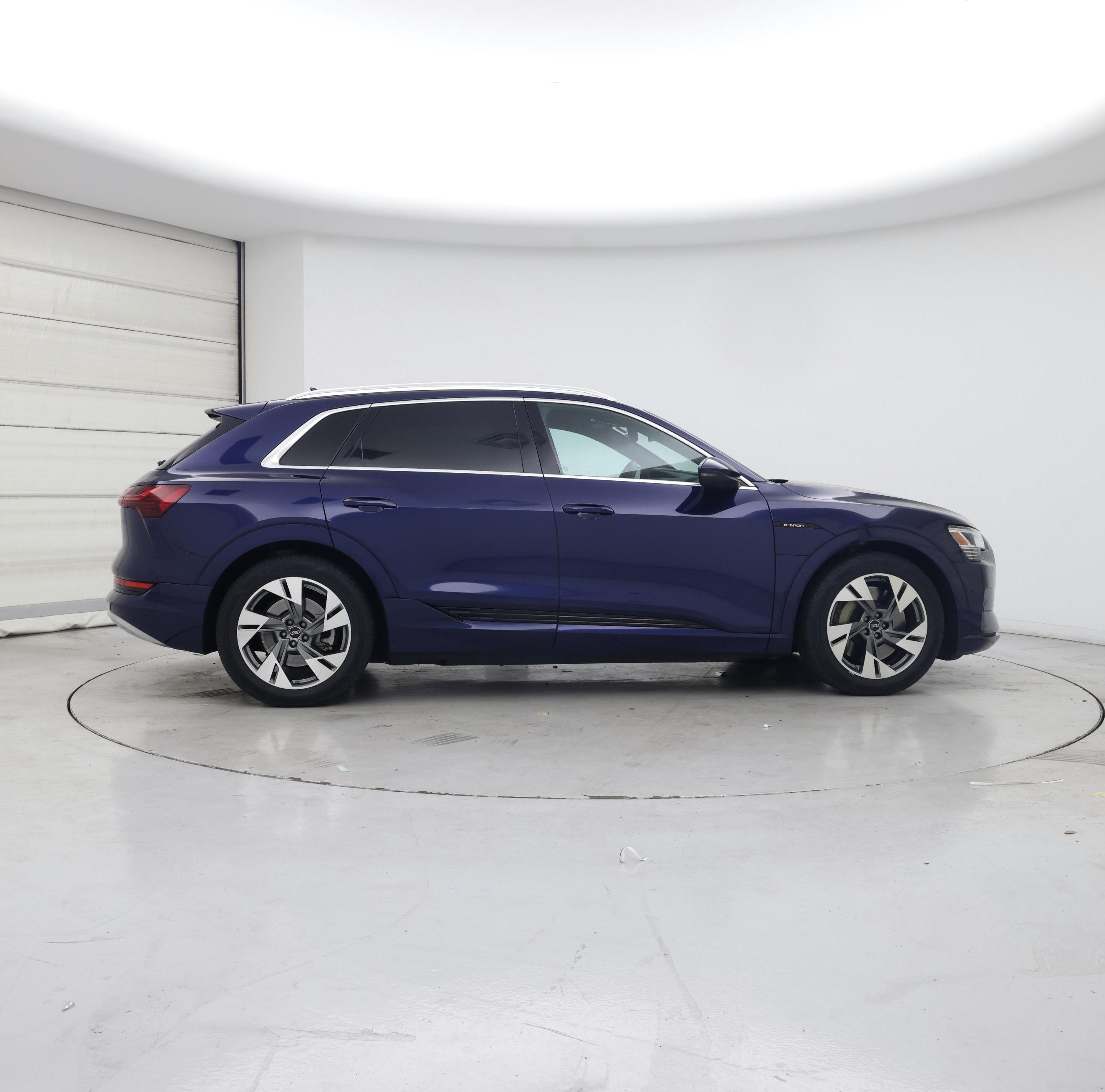 Thumbnail: 2022 Audi e-tron - 7