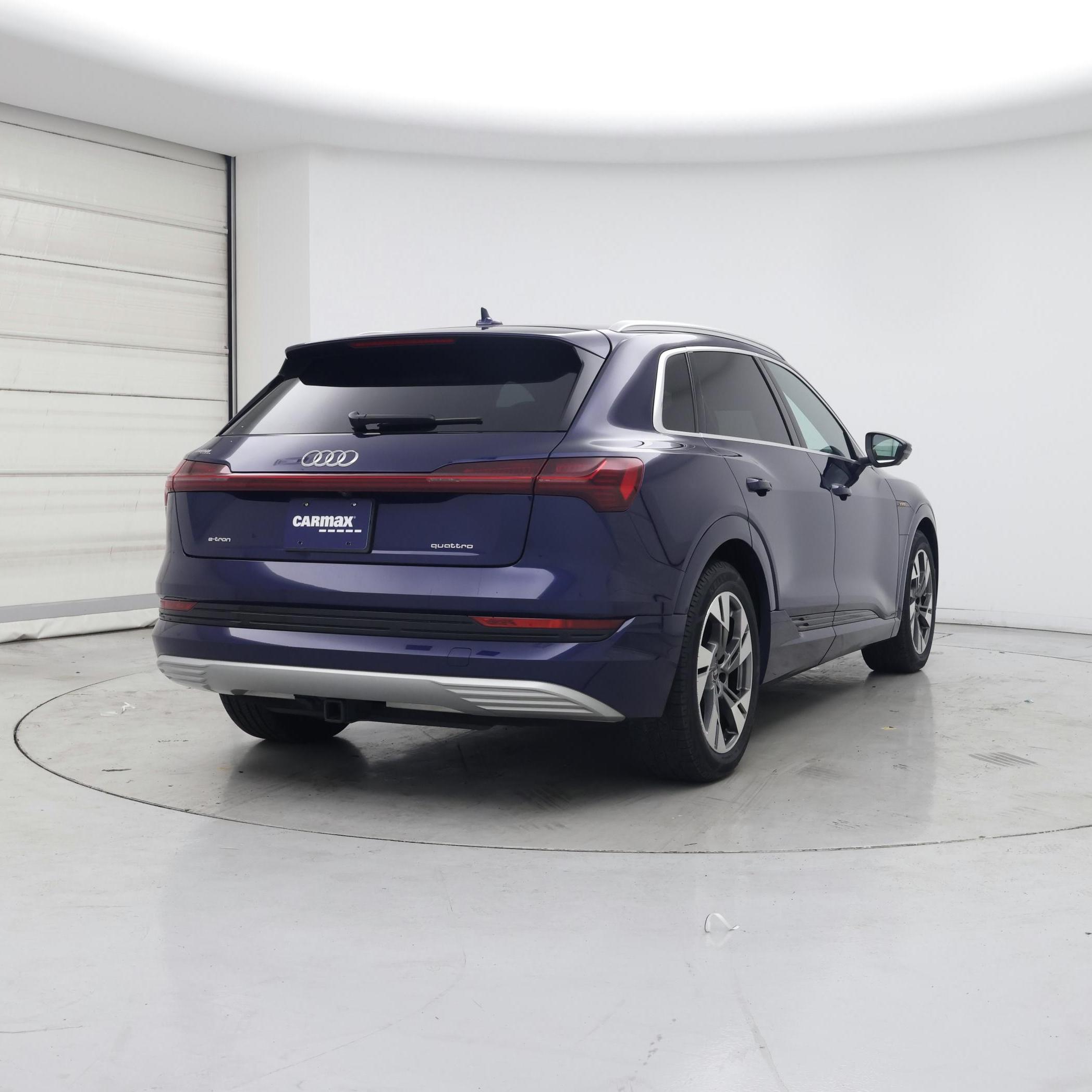 Thumbnail: 2022 Audi e-tron - 8