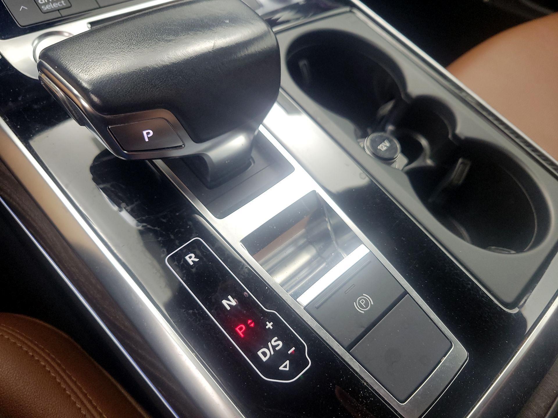 Thumbnail: 2019 Audi Q8 - 18