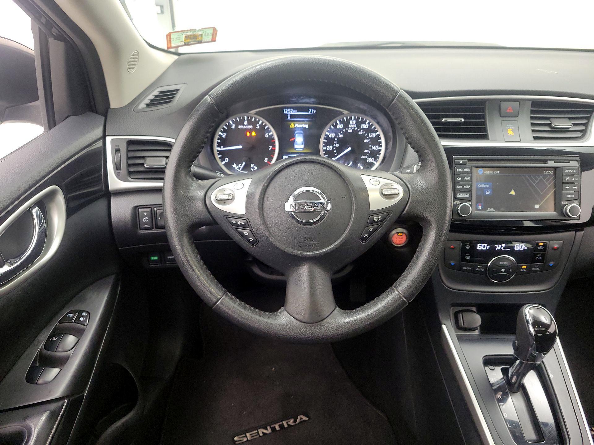 Thumbnail: 2018 Nissan Sentra - 10