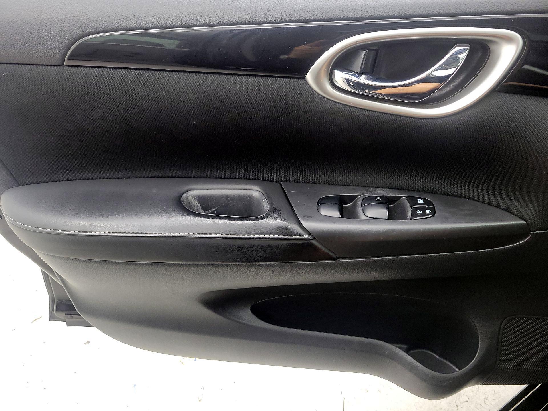 Thumbnail: 2018 Nissan Sentra - 12