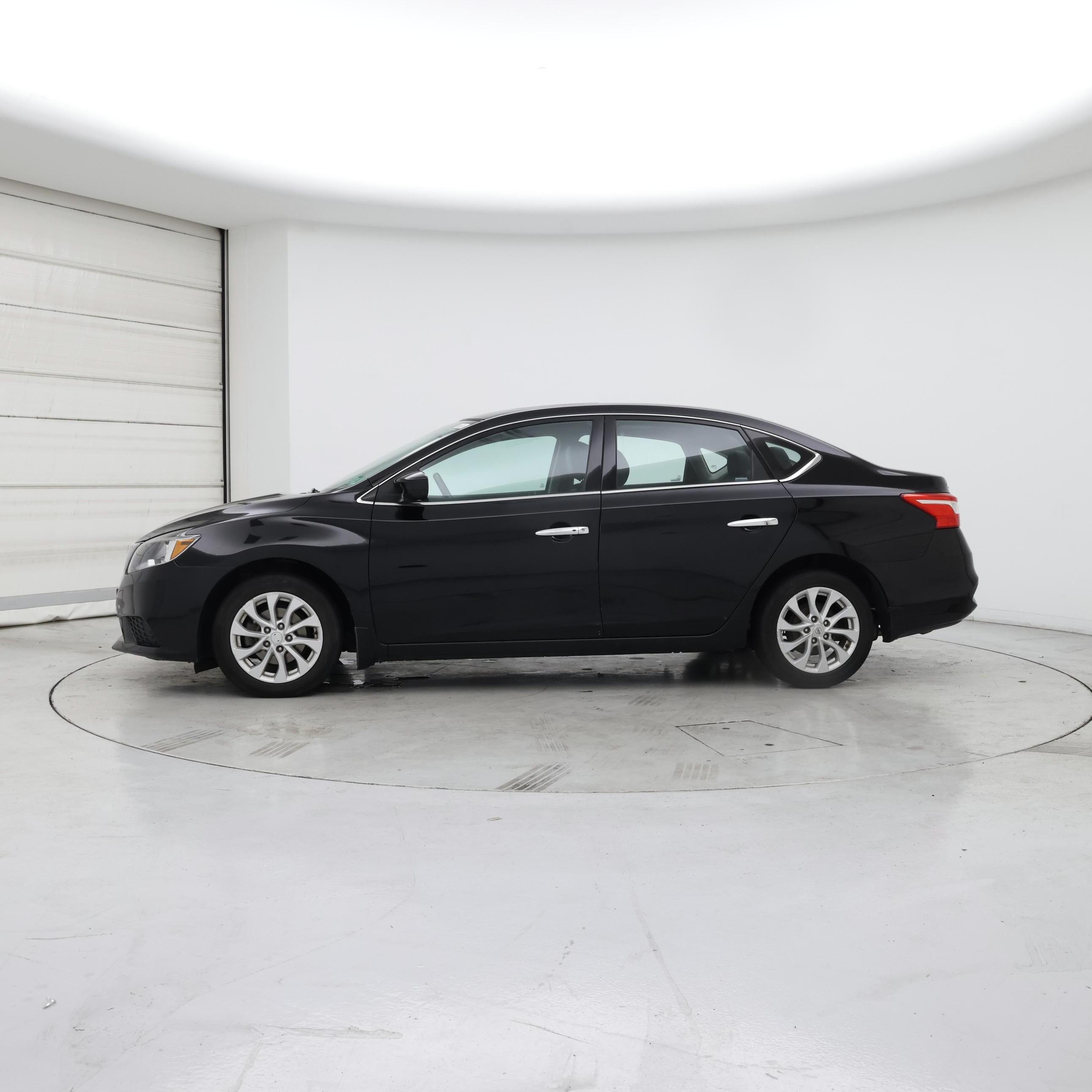 Thumbnail: 2018 Nissan Sentra - 3