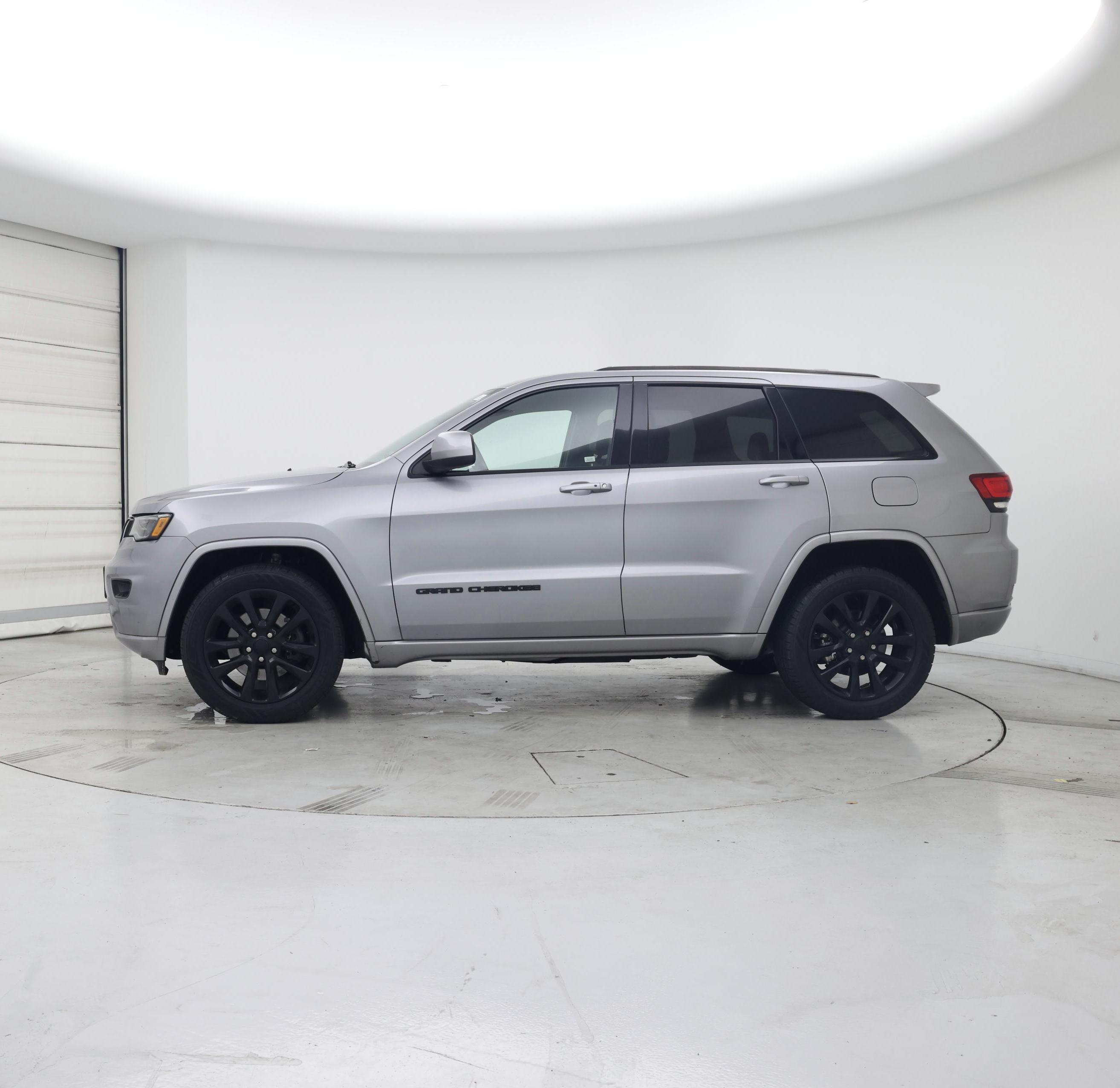 Thumbnail: 2021 Jeep Grand Cherokee - 3