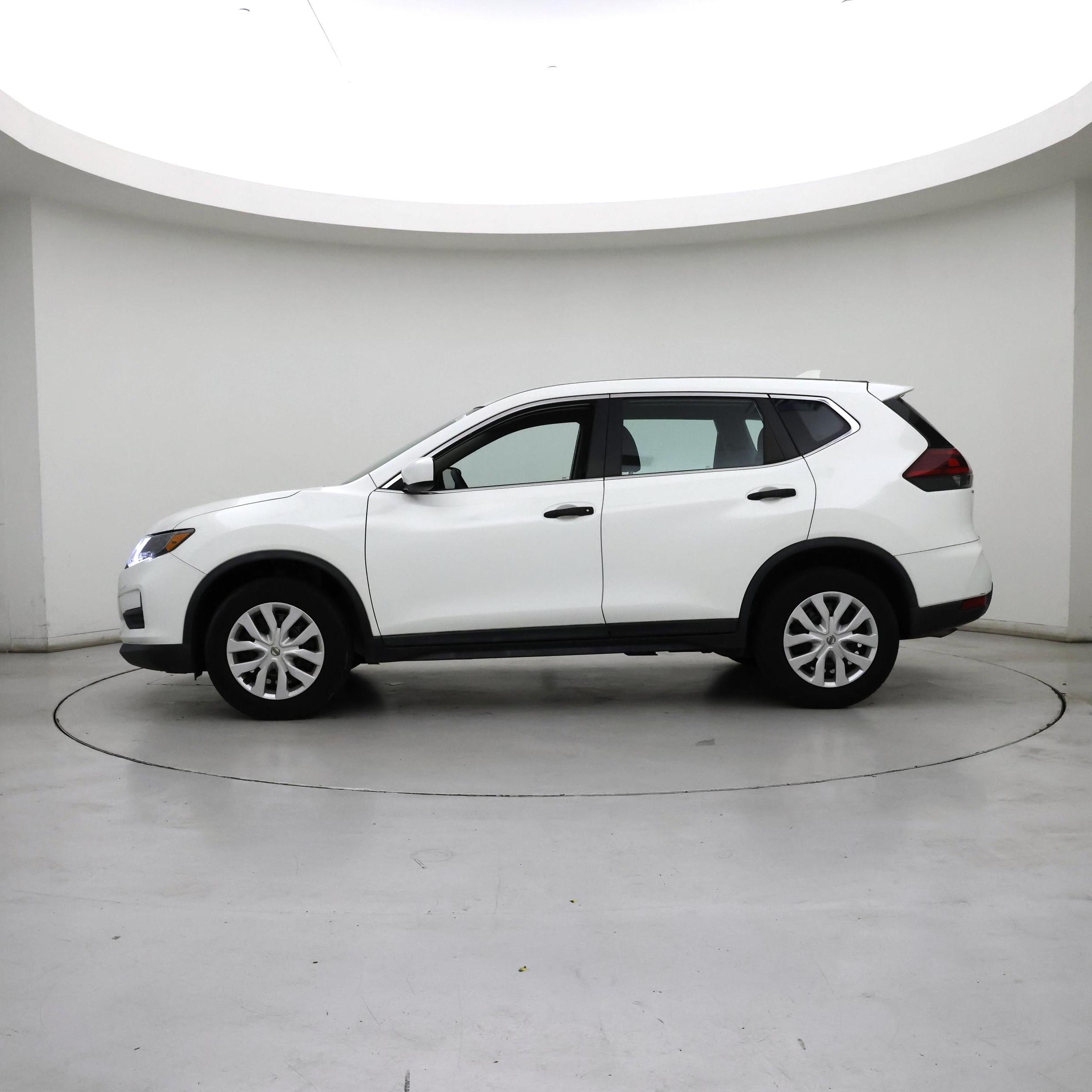 Thumbnail: 2020 Nissan Rogue - 3