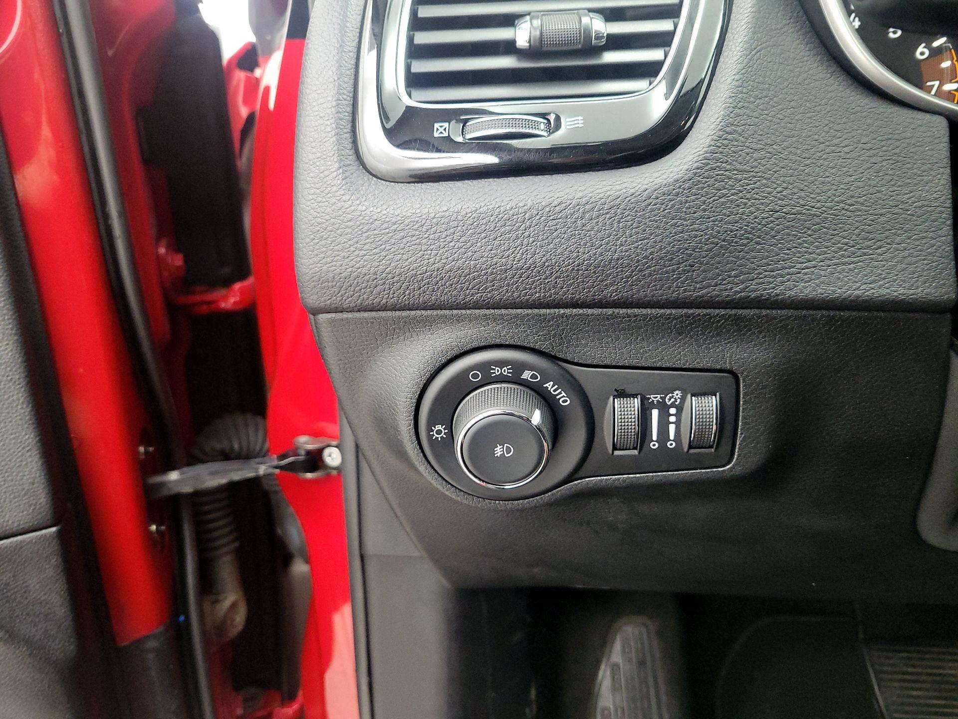 Thumbnail: 2018 Jeep Compass - 13