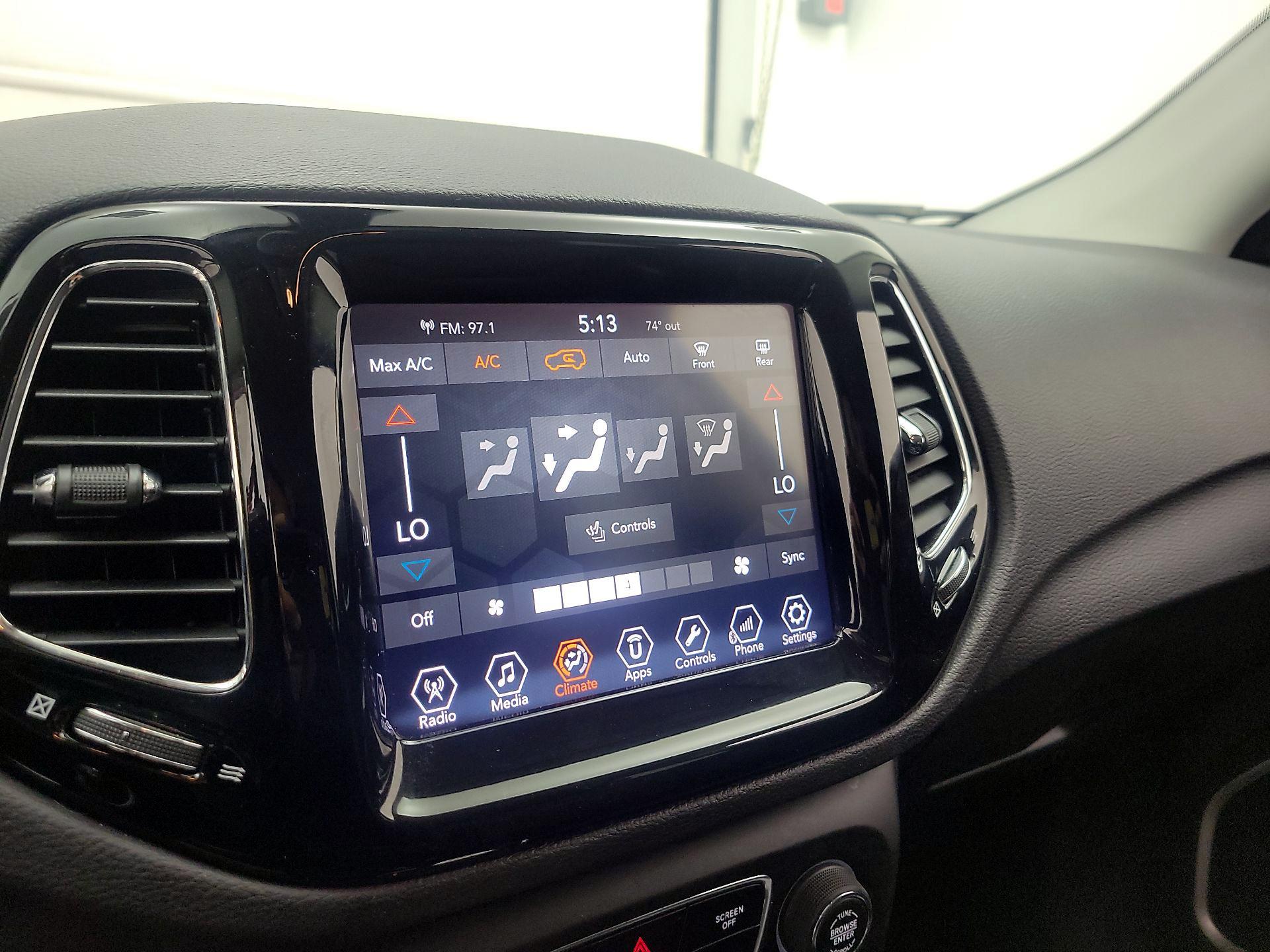 Thumbnail: 2018 Jeep Compass - 15