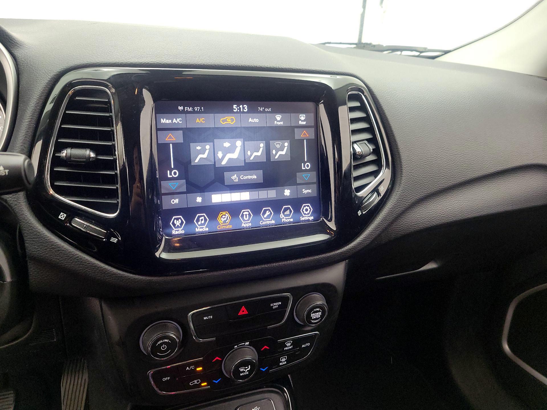 Thumbnail: 2018 Jeep Compass - 16