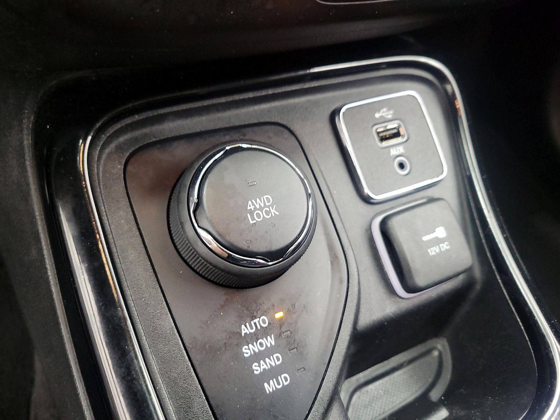 Thumbnail: 2018 Jeep Compass - 18