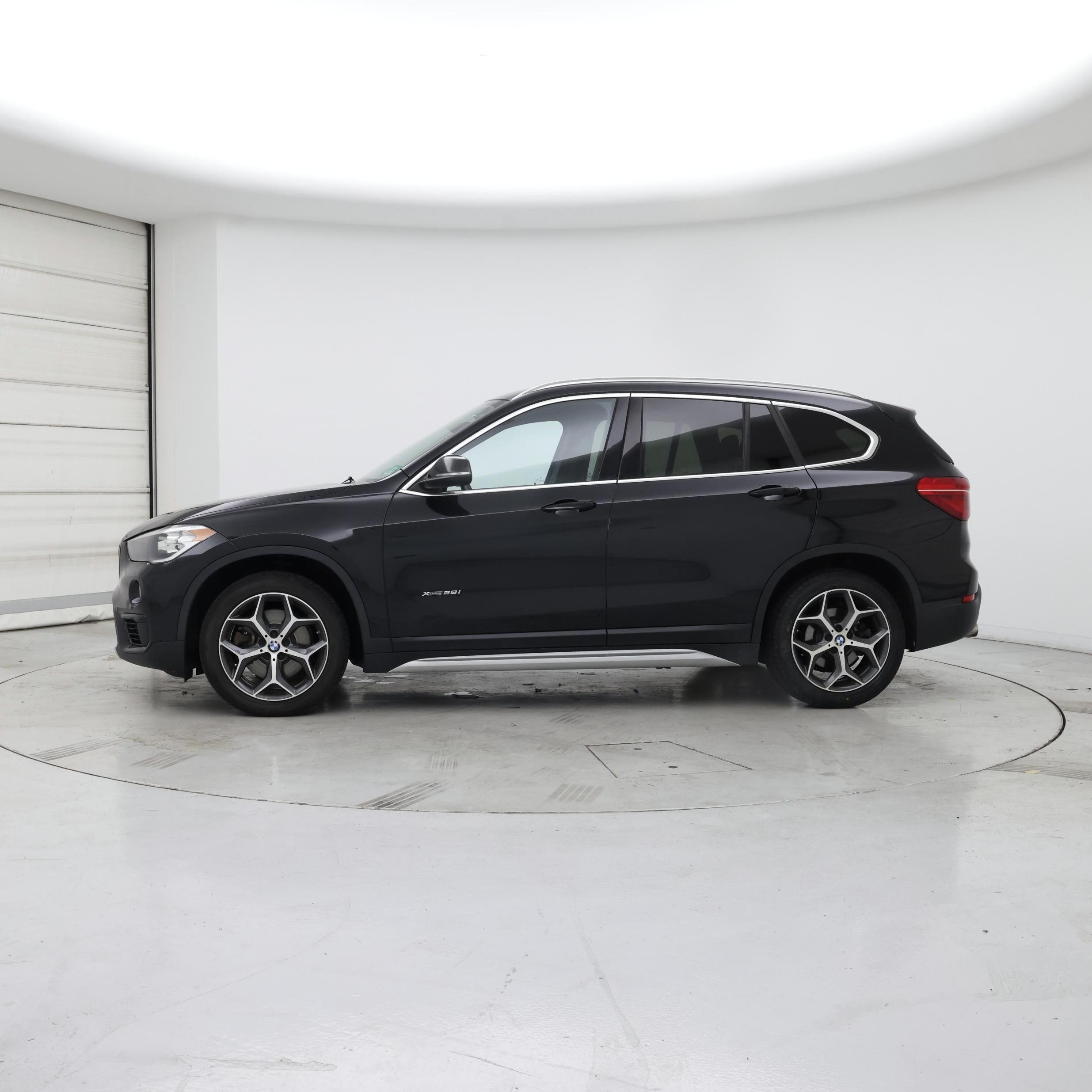 Thumbnail: 2018 BMW X1 - 3