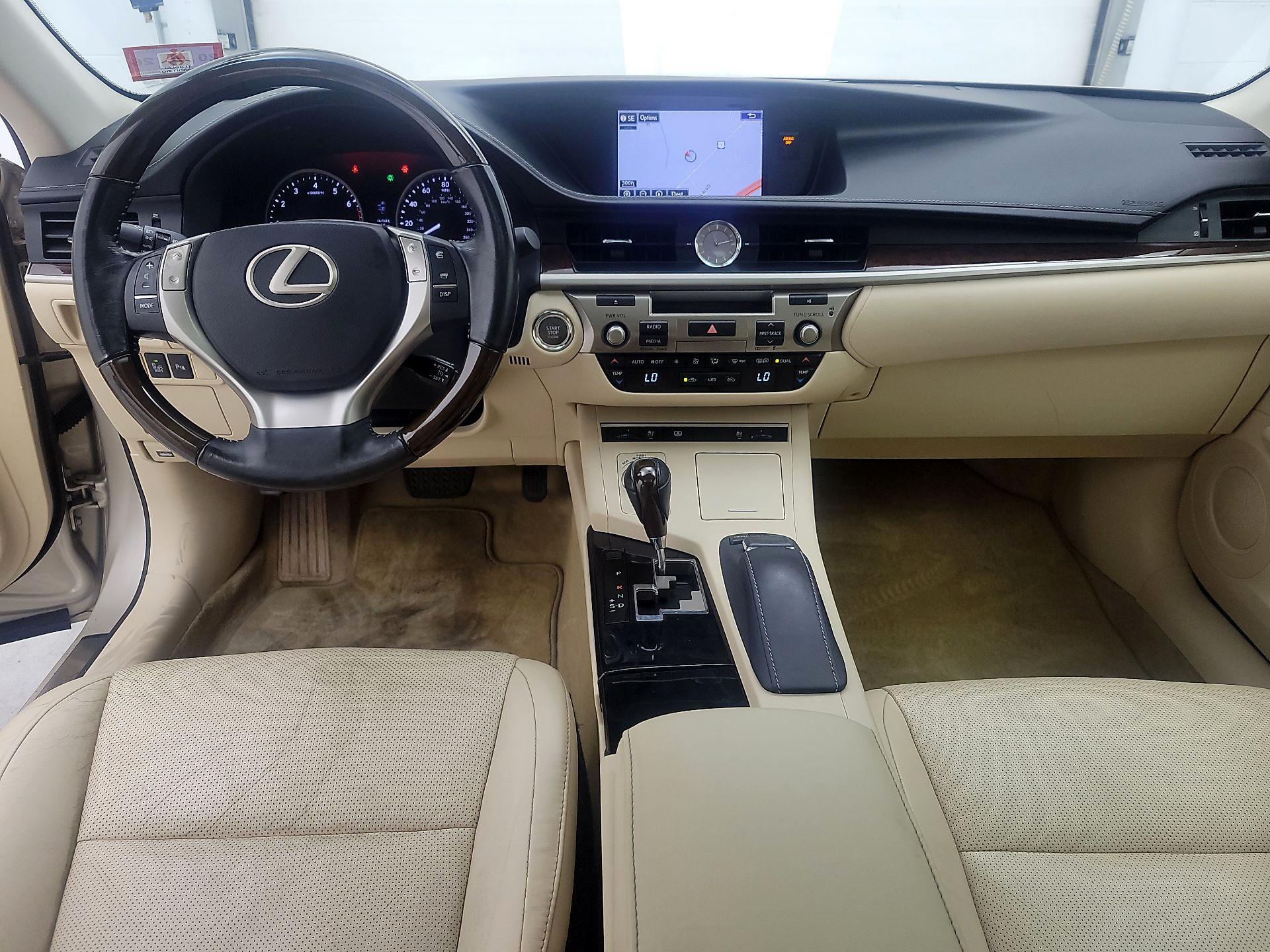 Thumbnail: 2015 Lexus ES - 9