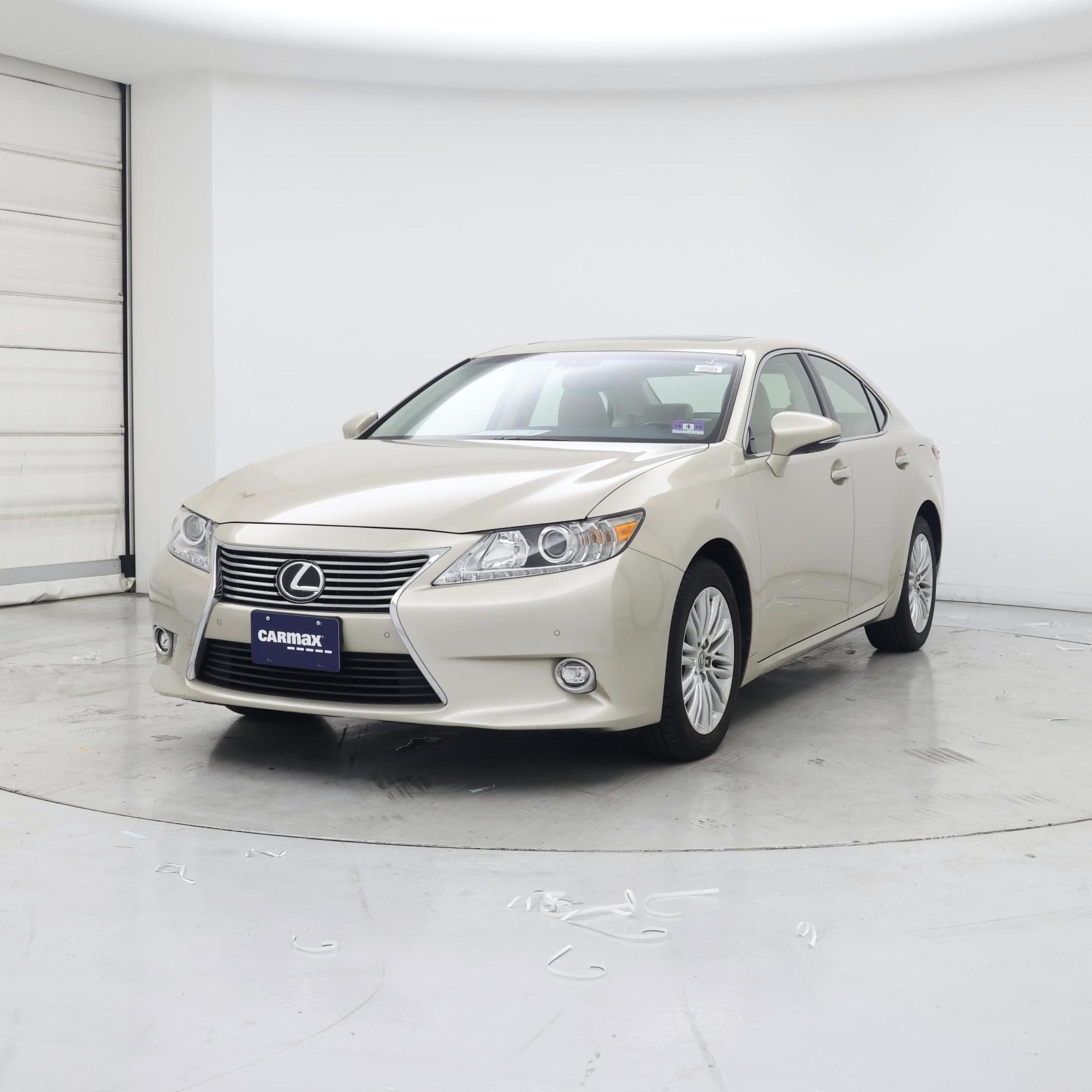Thumbnail: 2015 Lexus ES - 4