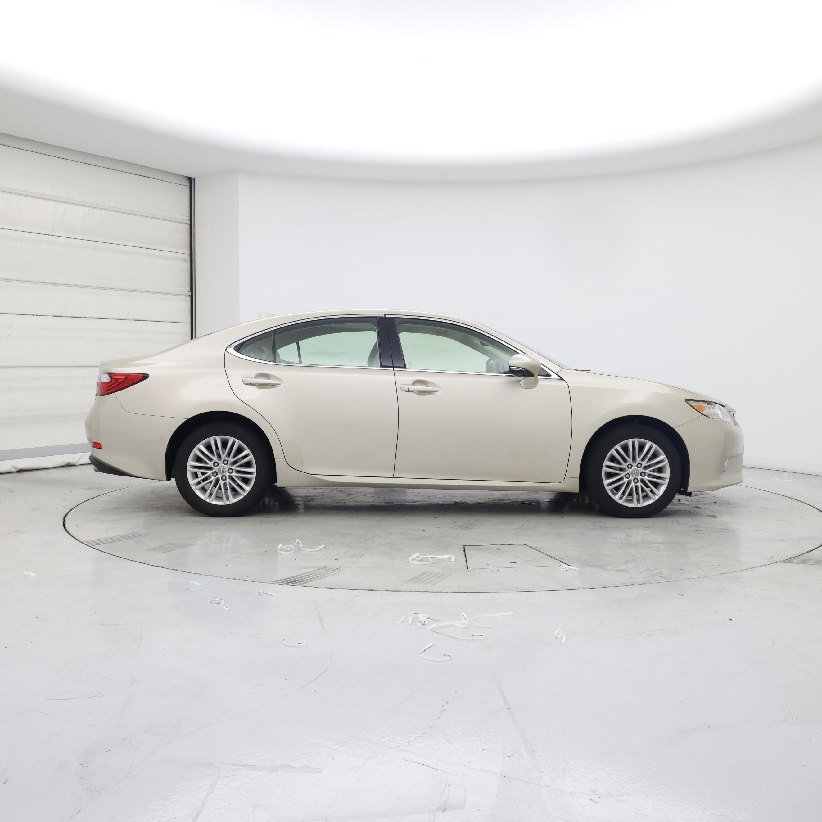 Thumbnail: 2015 Lexus ES - 7