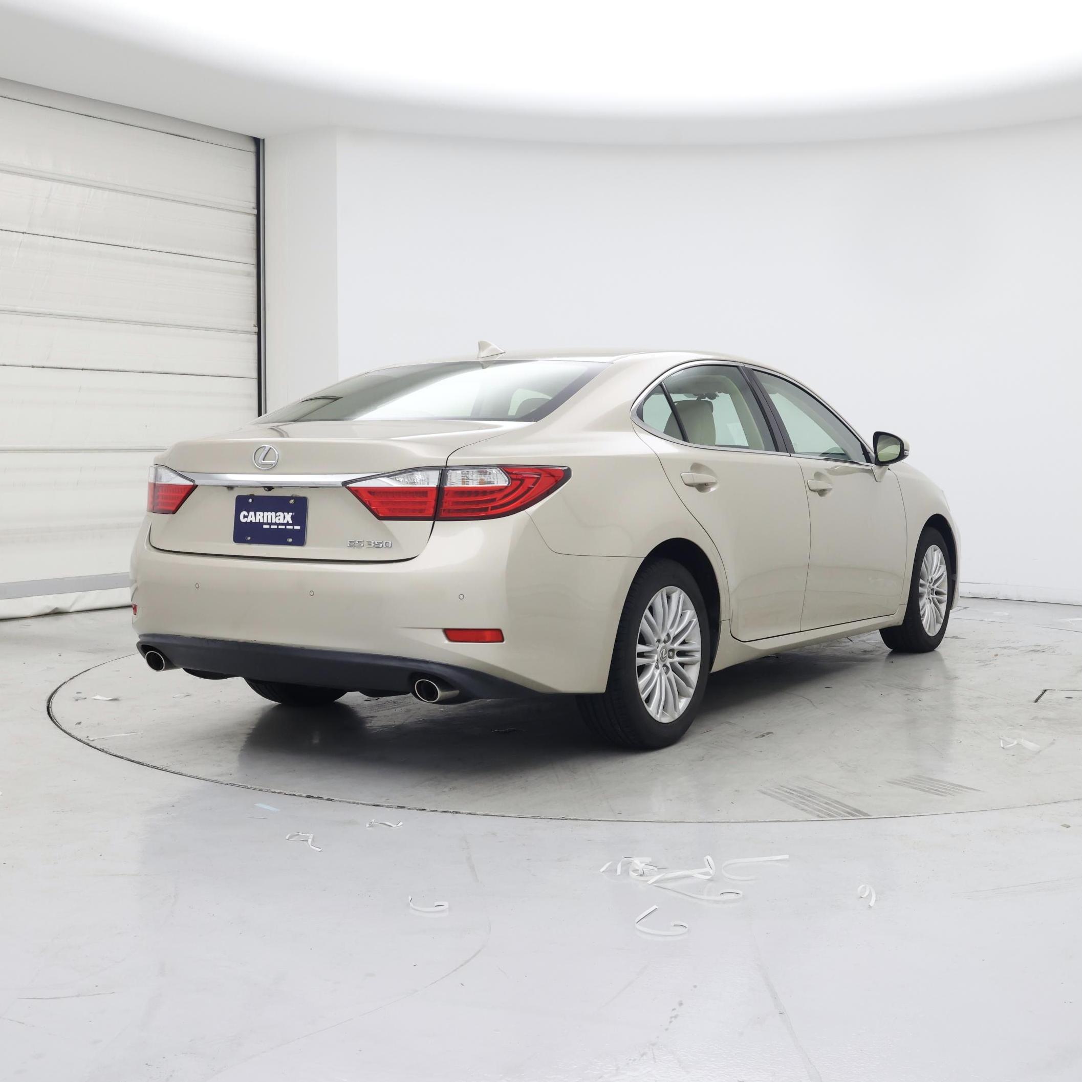 Thumbnail: 2015 Lexus ES - 8