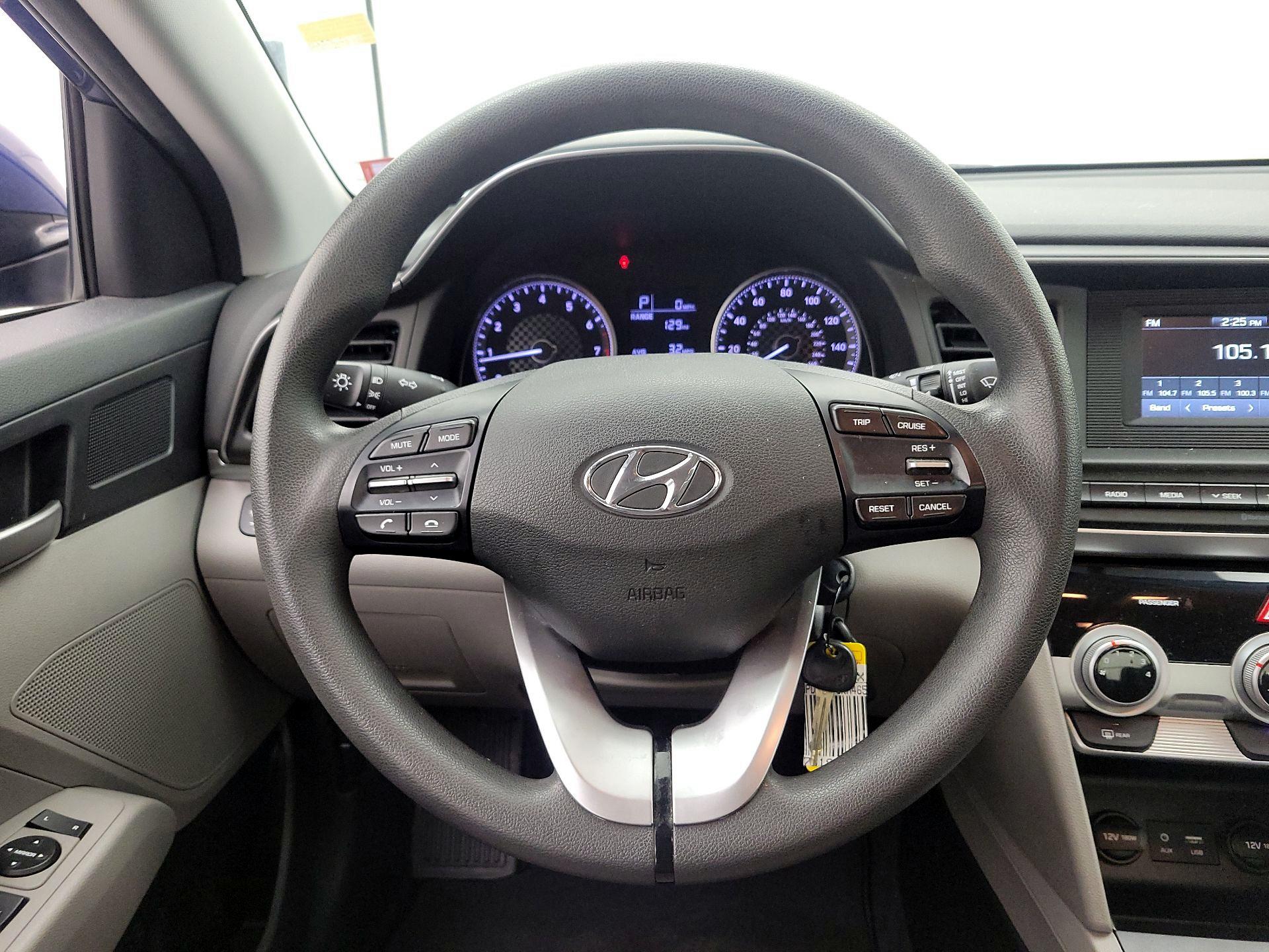 Thumbnail: 2019 Hyundai Elantra - 10