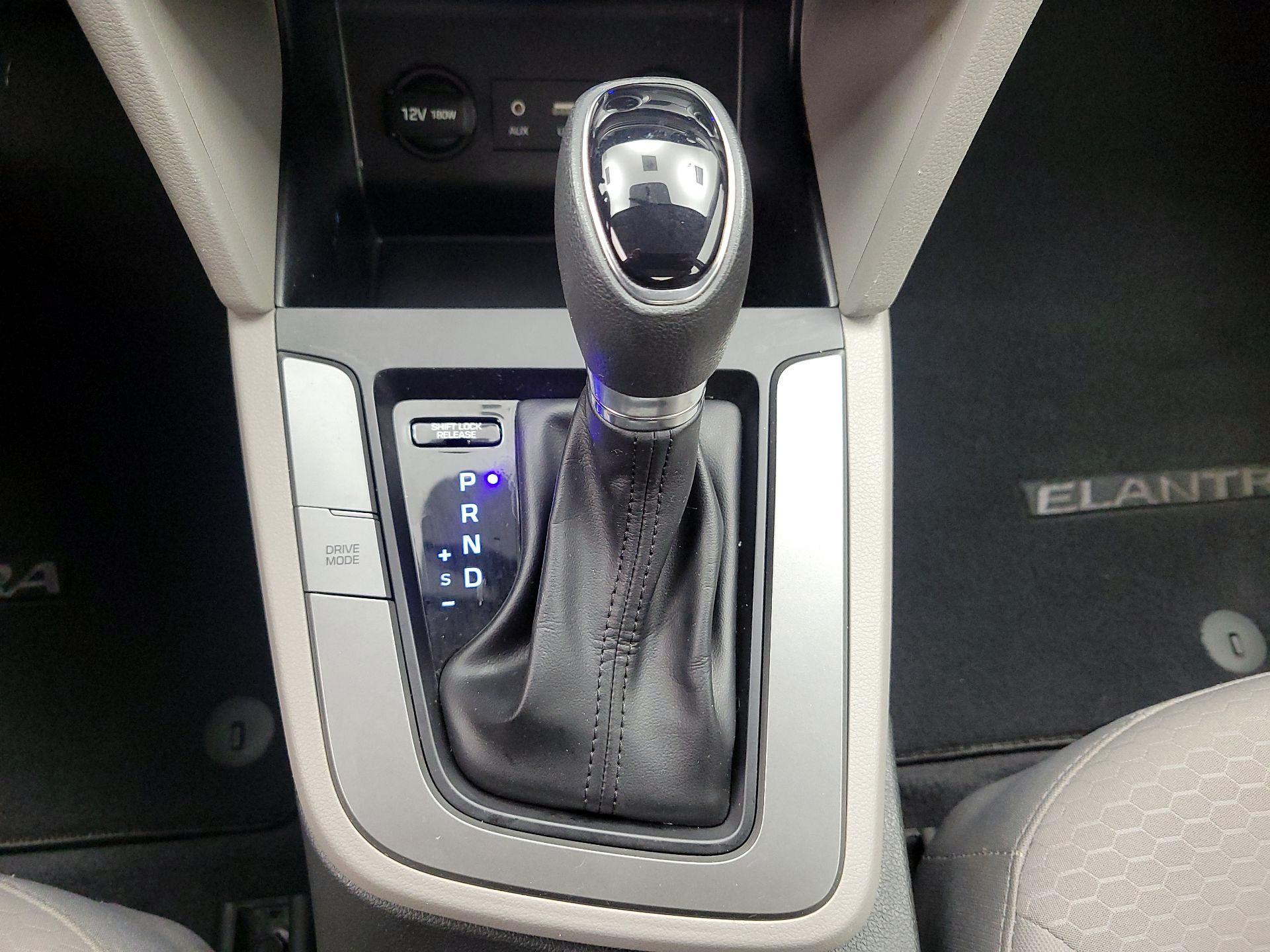 Thumbnail: 2019 Hyundai Elantra - 17