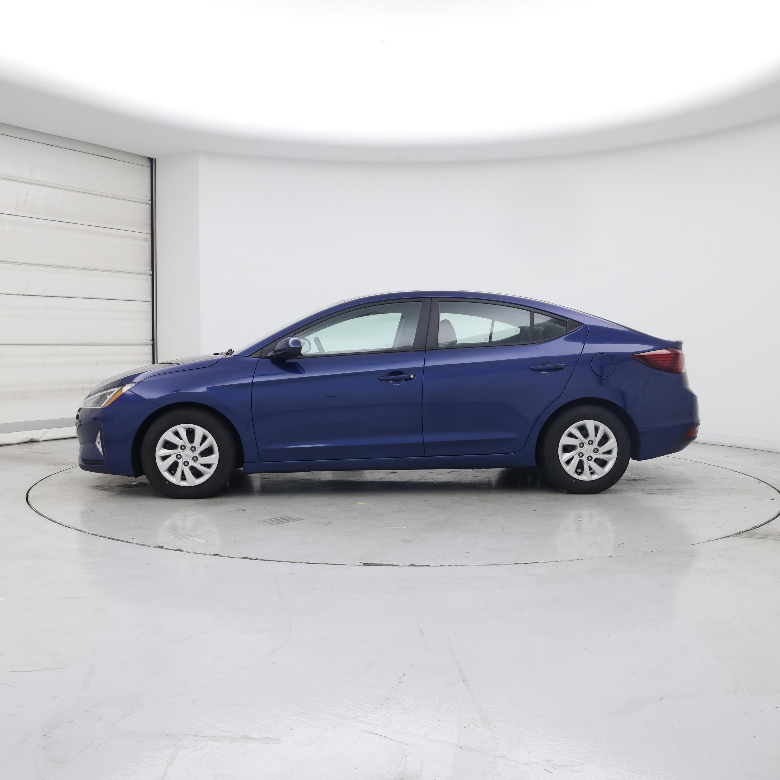Thumbnail: 2019 Hyundai Elantra - 3