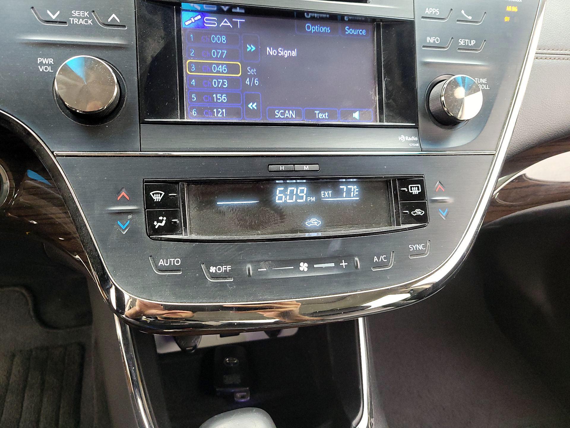 Thumbnail: 2014 Toyota Avalon - 16
