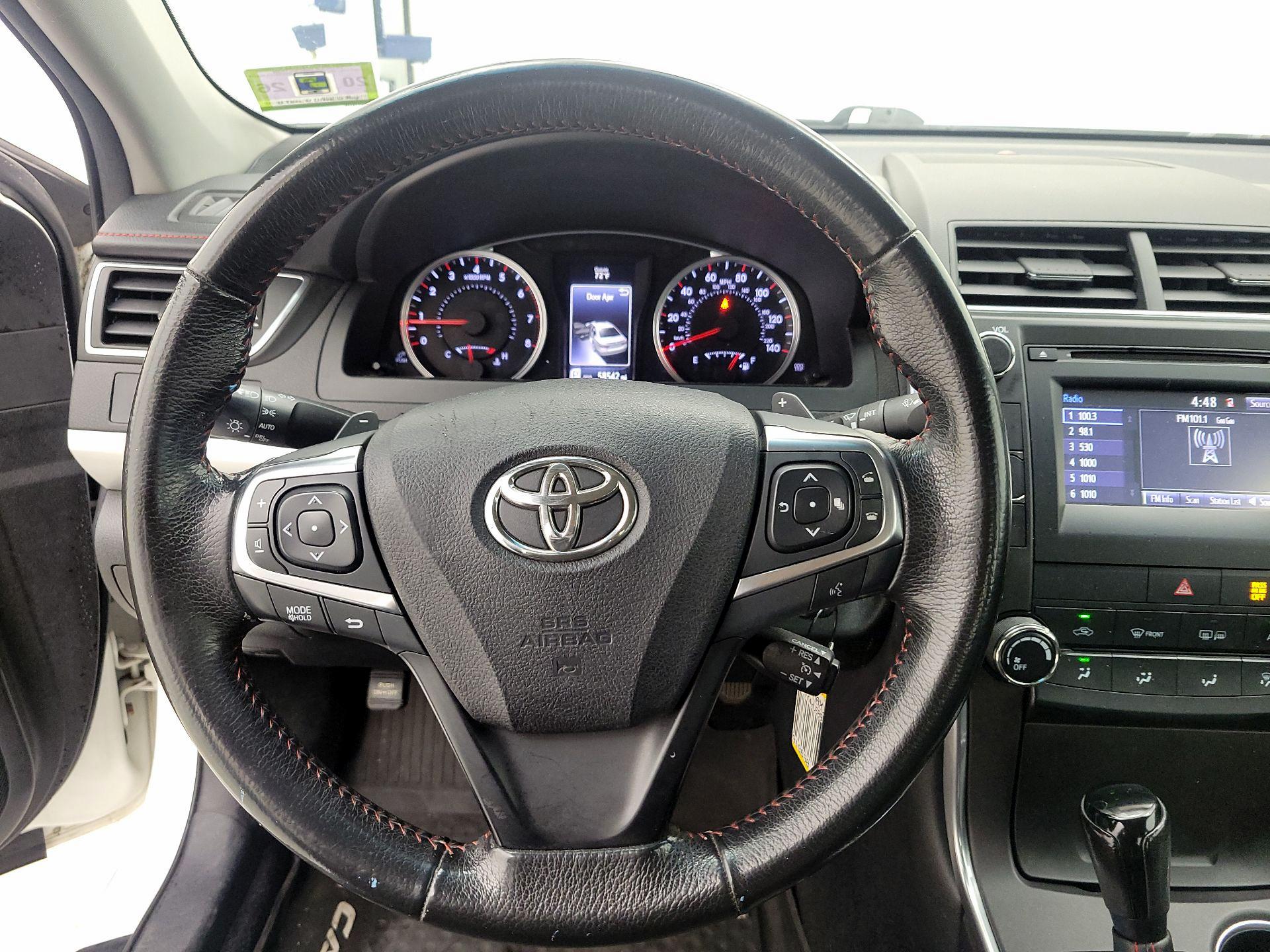 Thumbnail: 2017 Toyota Camry - 10