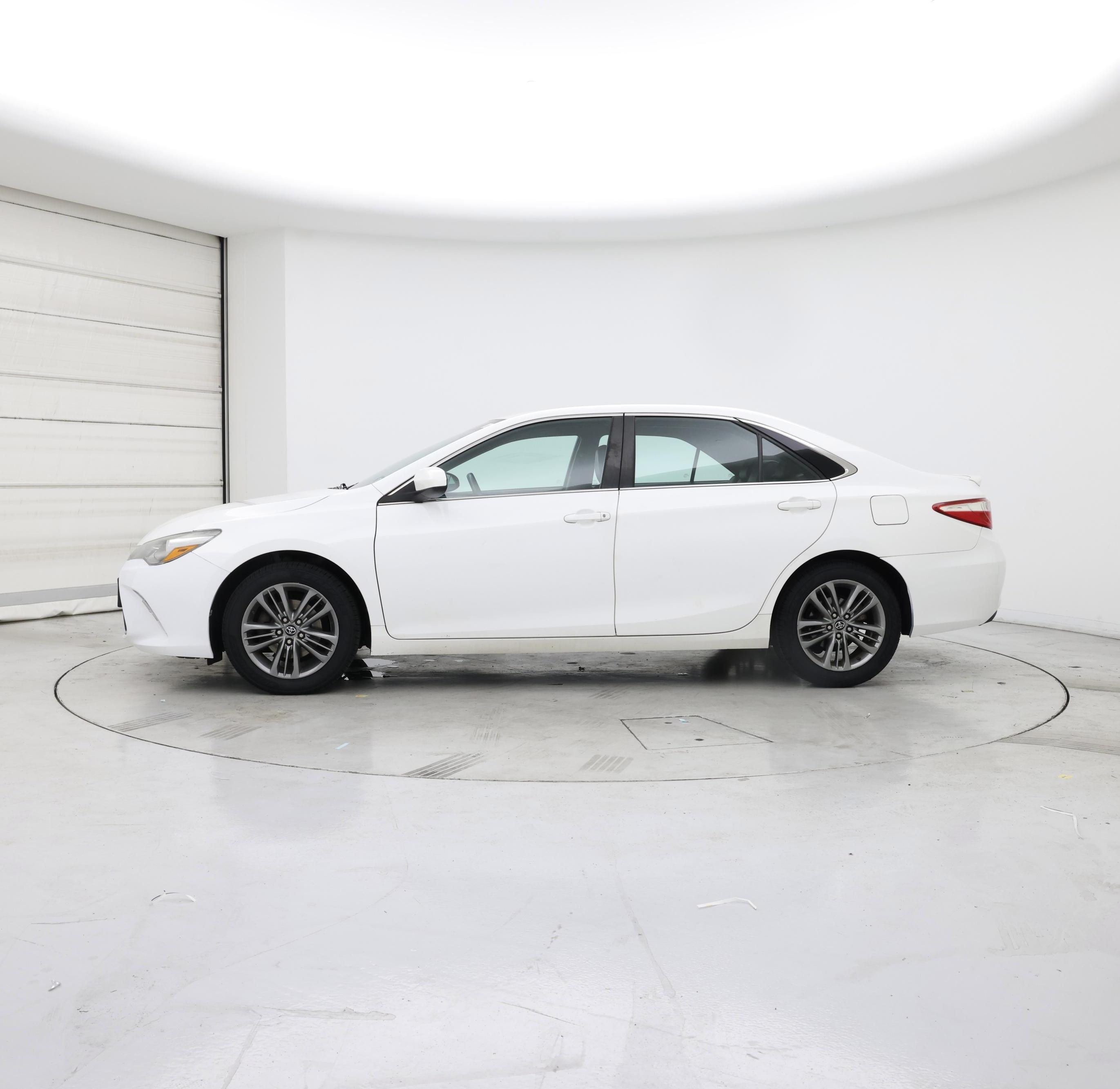Thumbnail: 2017 Toyota Camry - 3