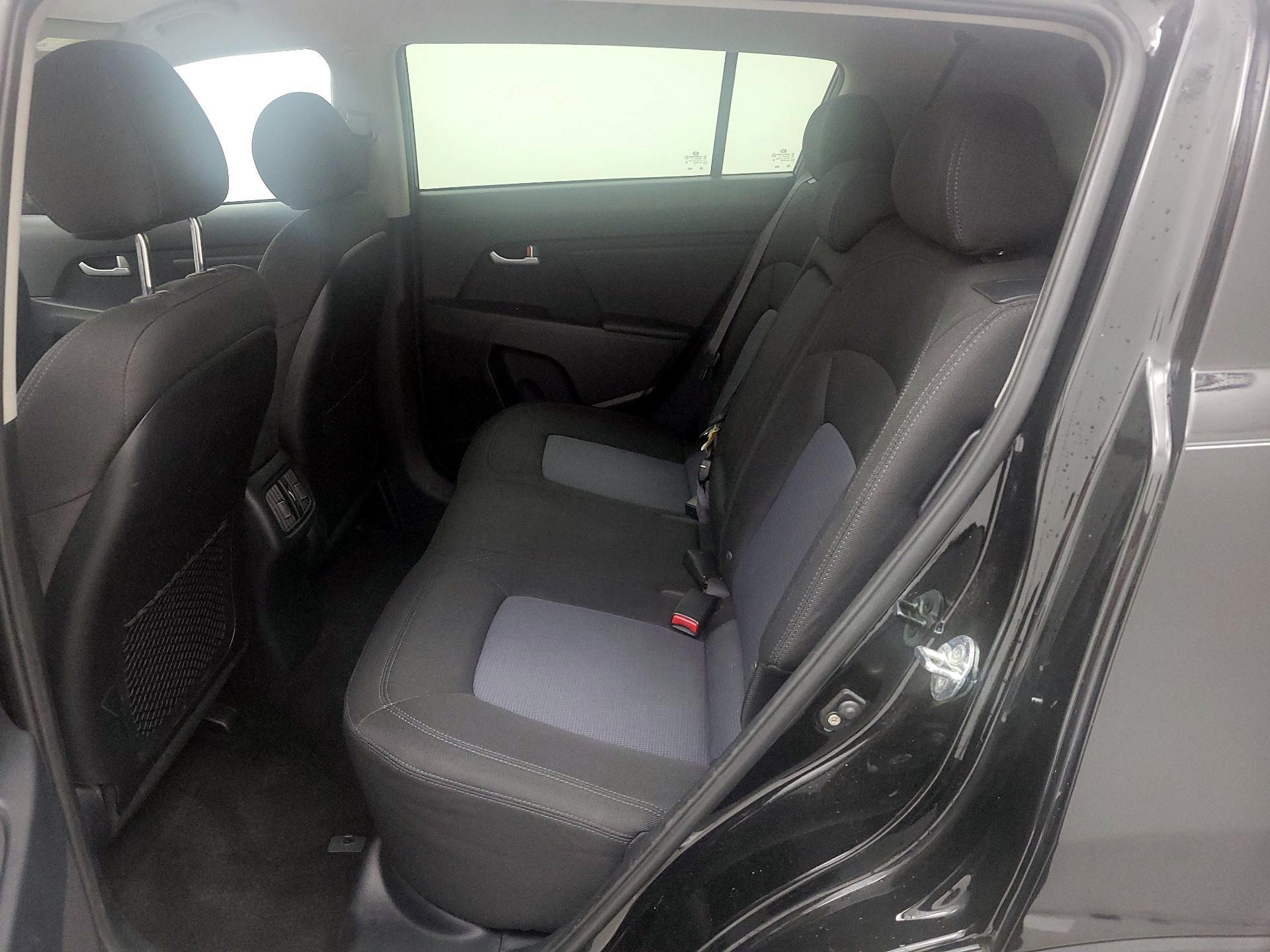 Thumbnail: 2016 Kia Sportage - 18