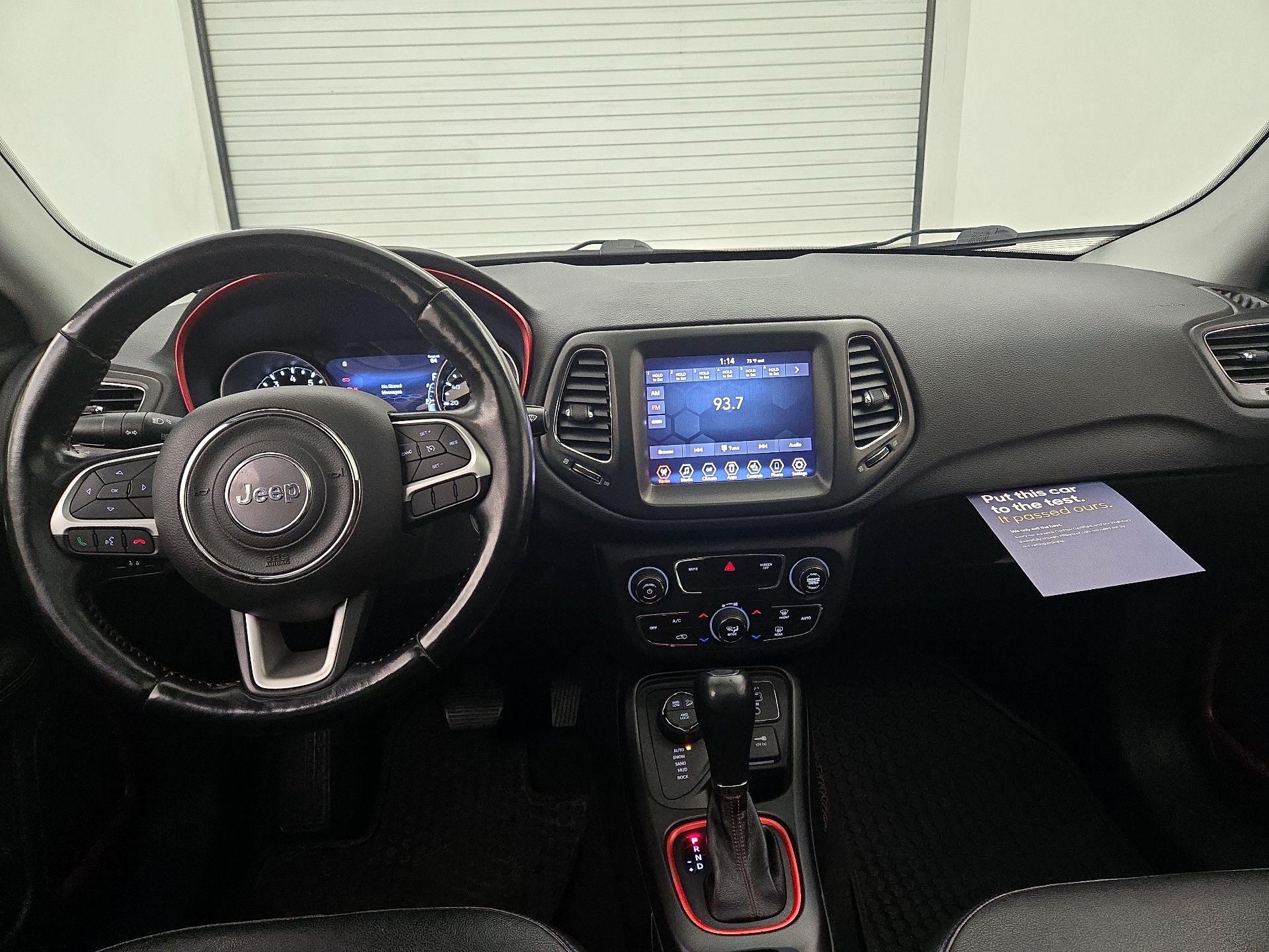 Thumbnail: 2020 Jeep Compass - 9