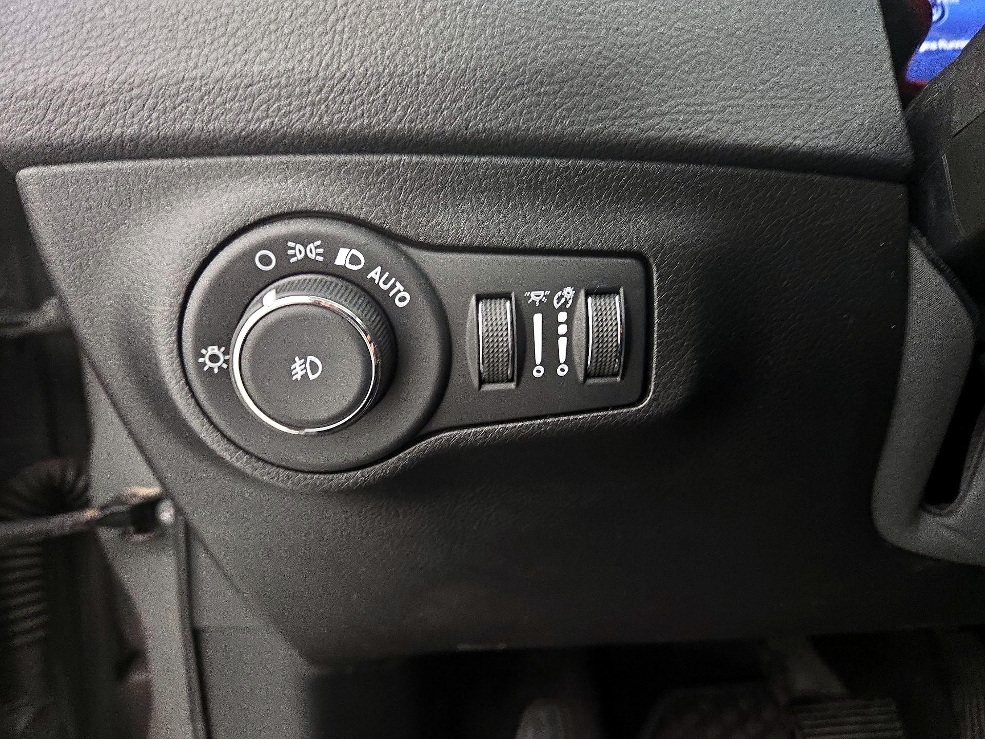 Thumbnail: 2020 Jeep Compass - 13