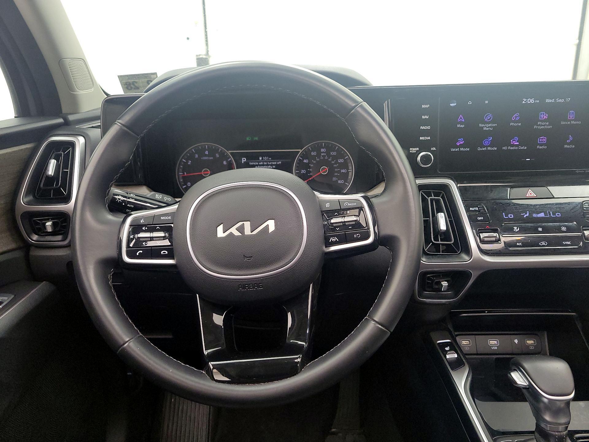 Thumbnail: 2023 Kia Sorento - 10