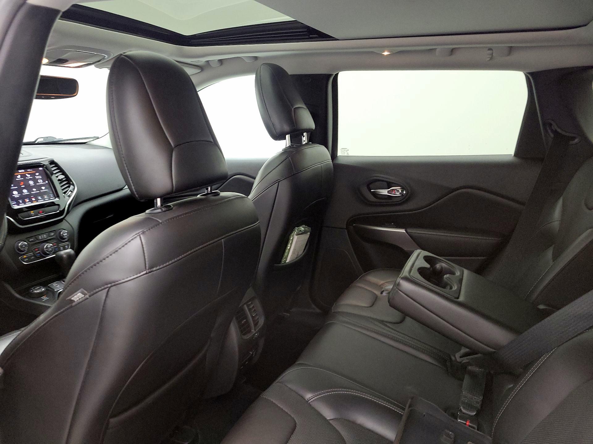 Thumbnail: 2019 Jeep Cherokee - 20