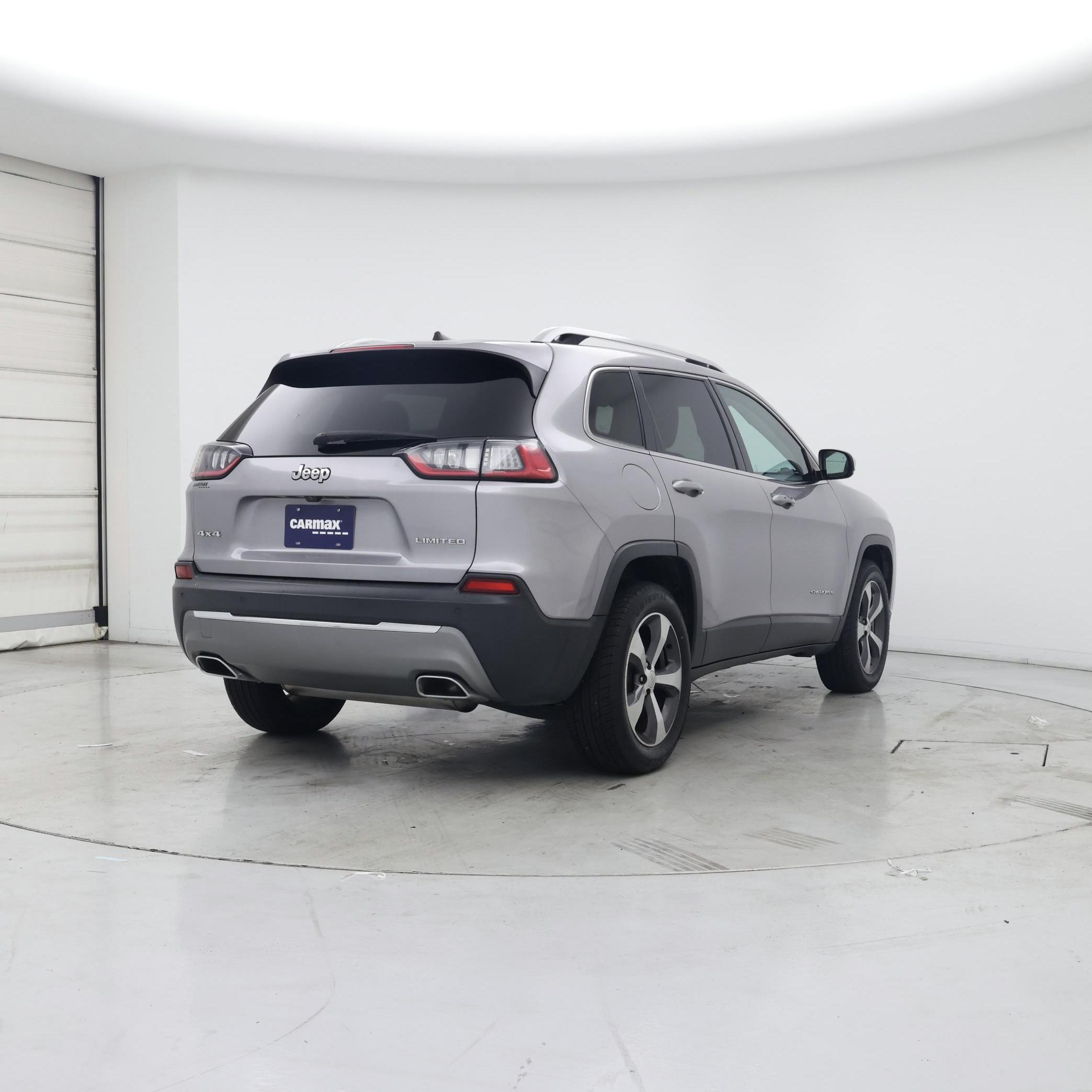 Thumbnail: 2019 Jeep Cherokee - 8