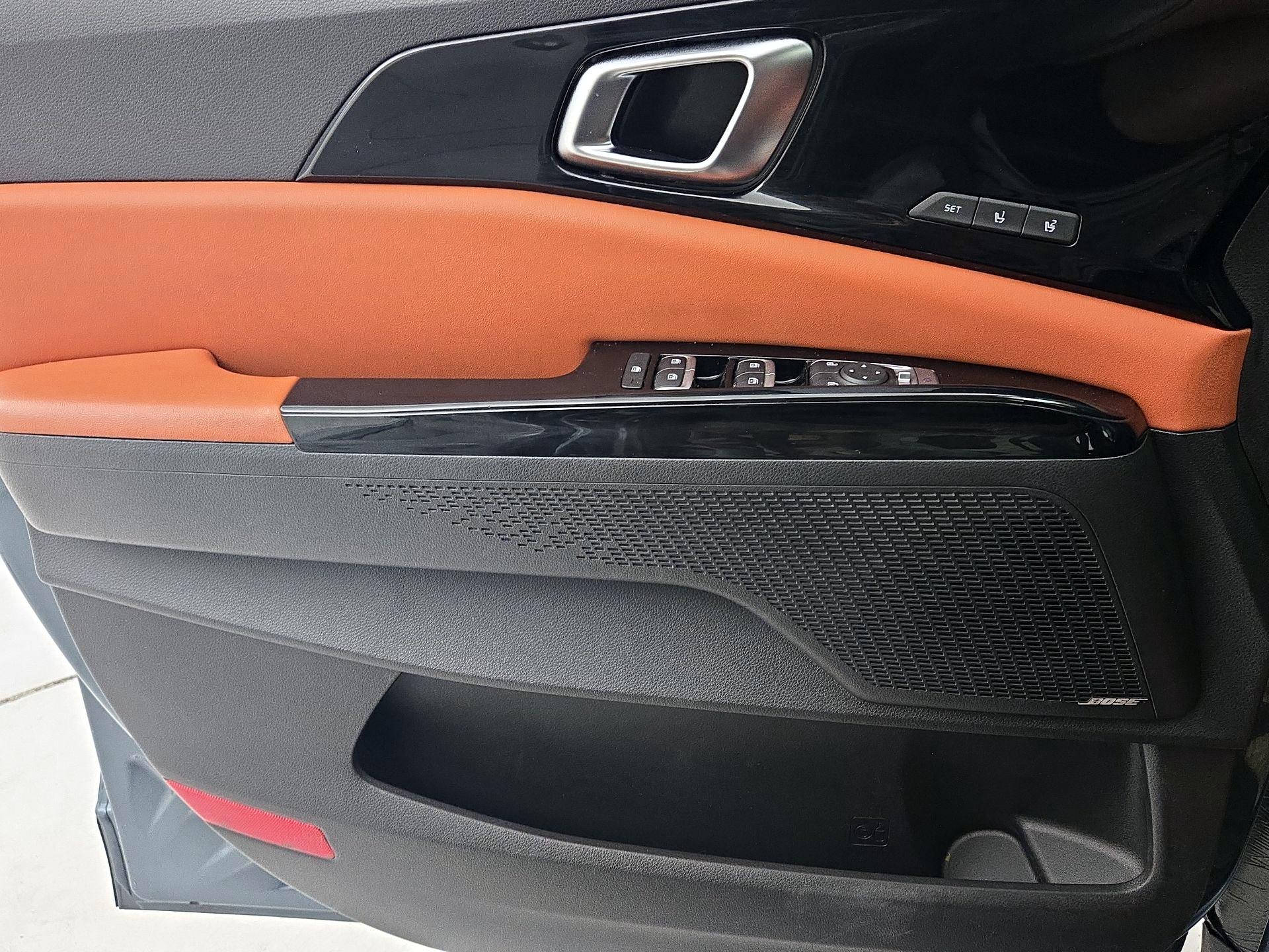 Thumbnail: 2022 Kia Carnival - 12