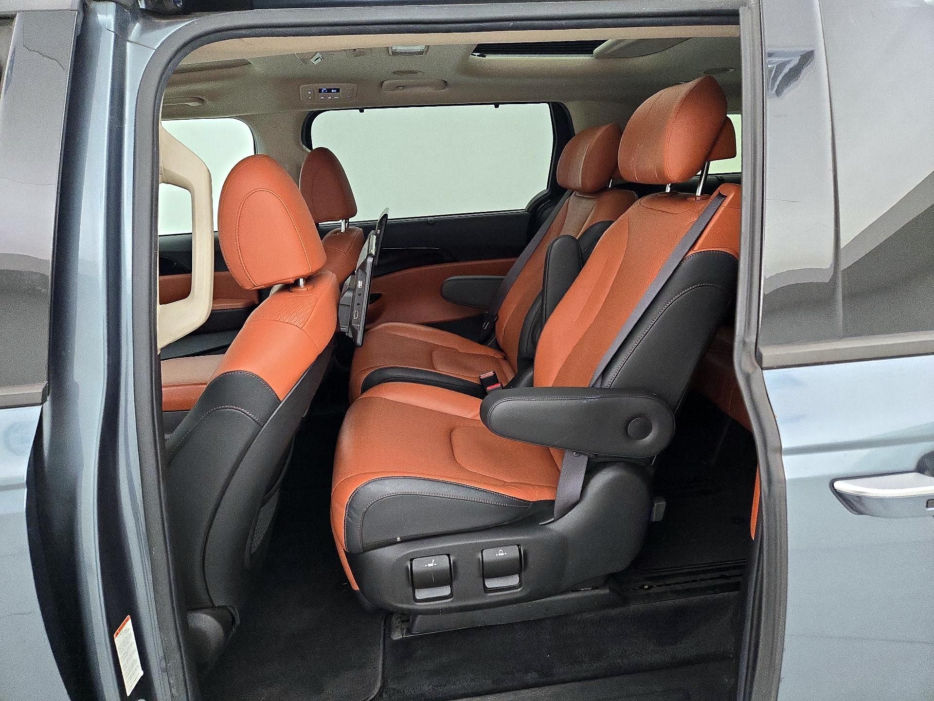 Thumbnail: 2022 Kia Carnival - 19