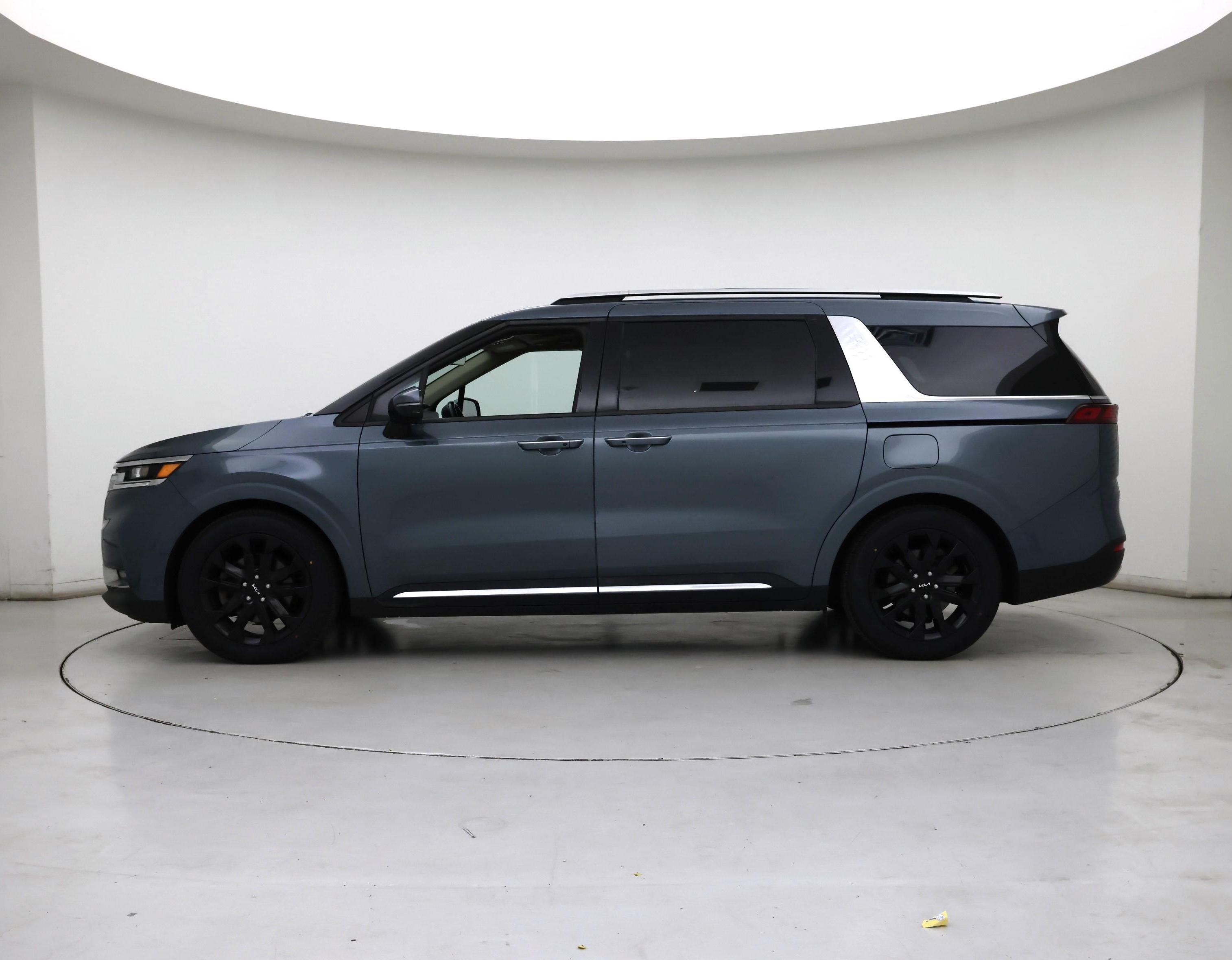 Thumbnail: 2022 Kia Carnival - 3