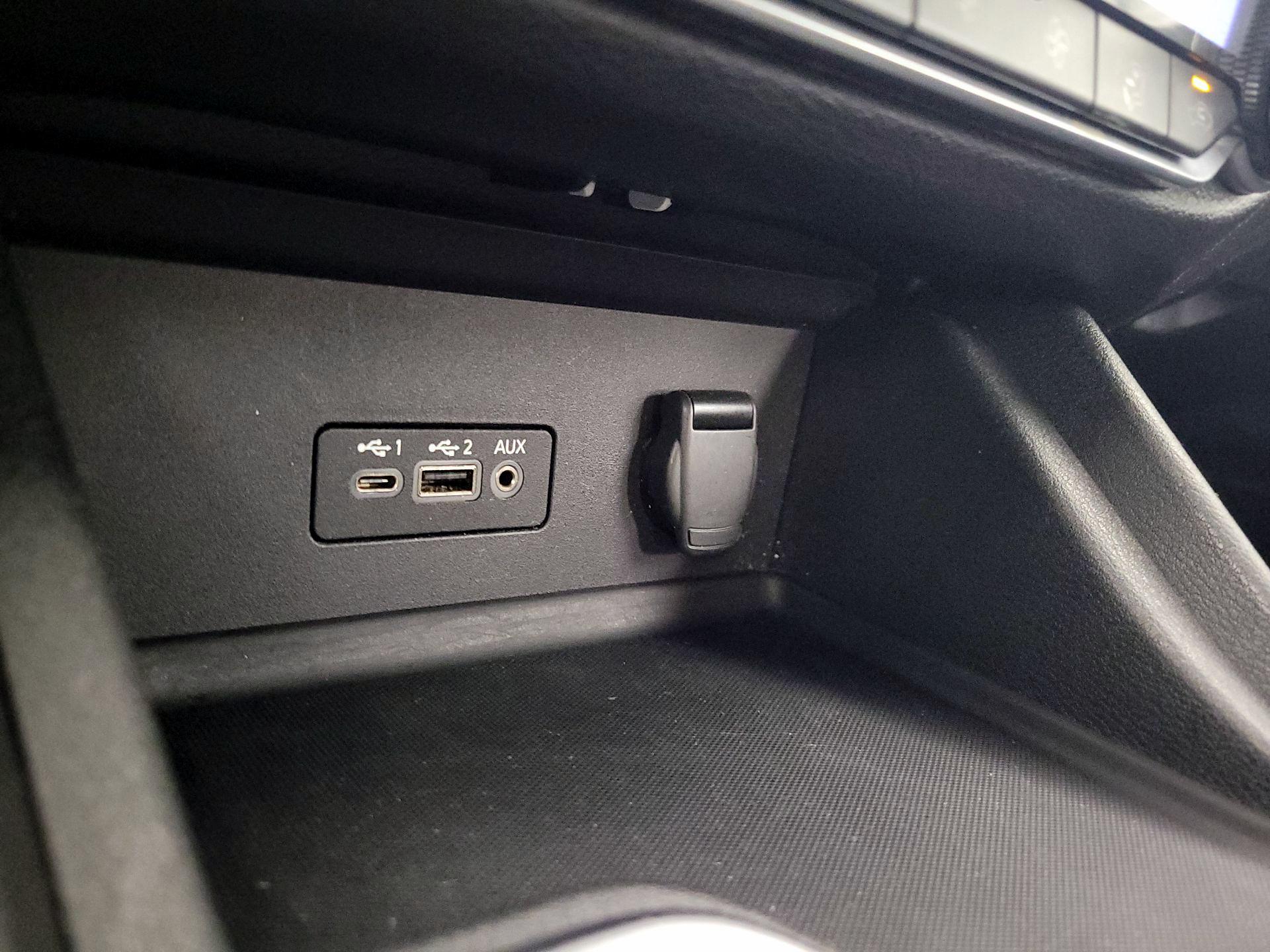 Thumbnail: 2021 Nissan Sentra - 18