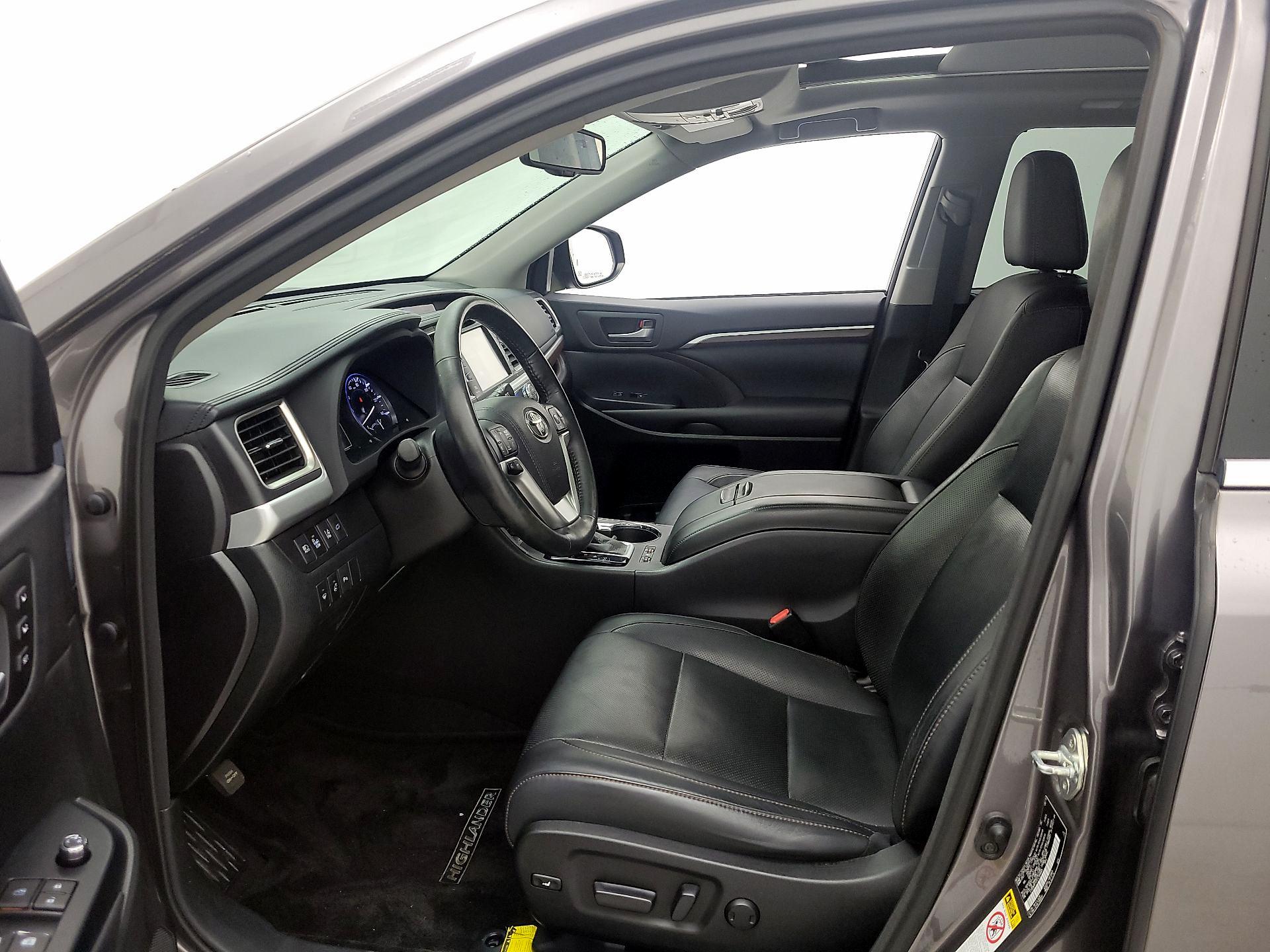 Thumbnail: 2015 Toyota Highlander - 11