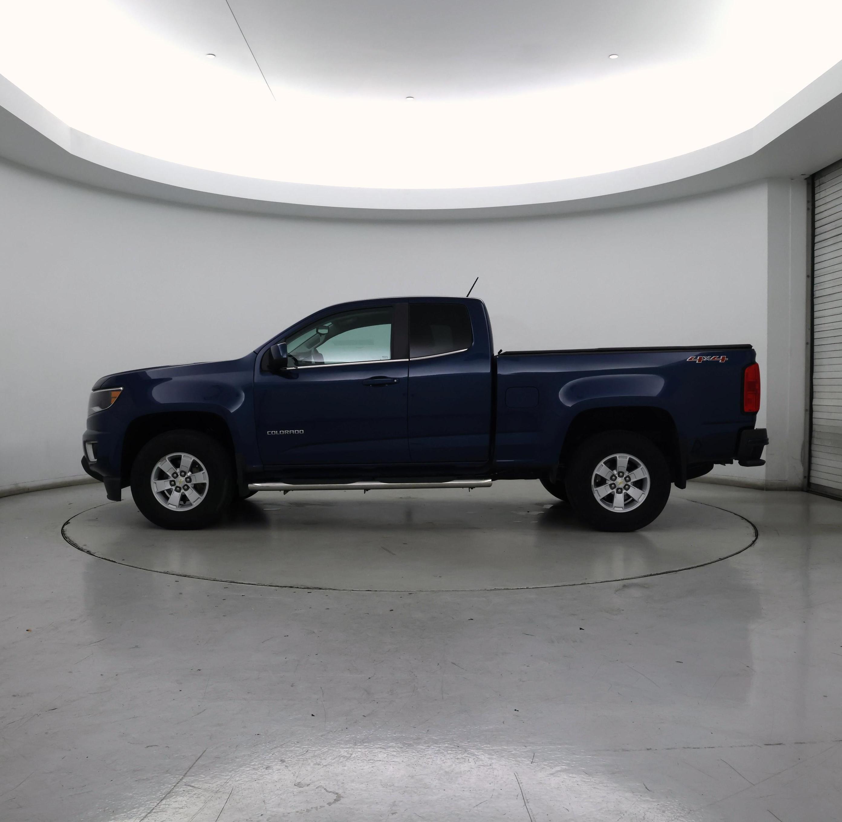 Thumbnail: 2020 Chevrolet Colorado - 3
