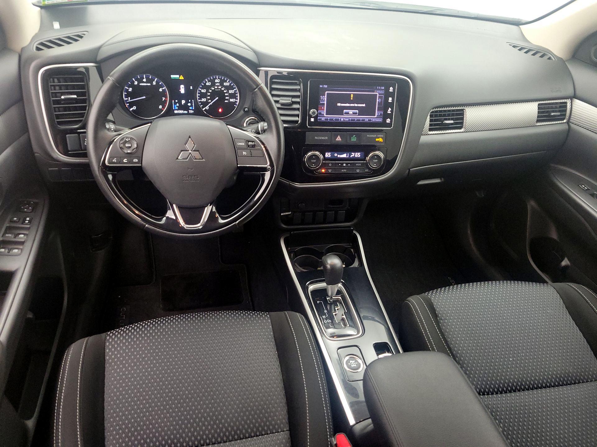 Thumbnail: 2017 Mitsubishi Outlander - 9