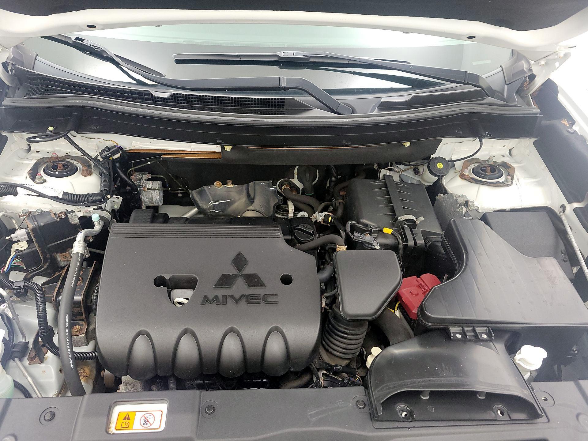 Thumbnail: 2017 Mitsubishi Outlander - 19