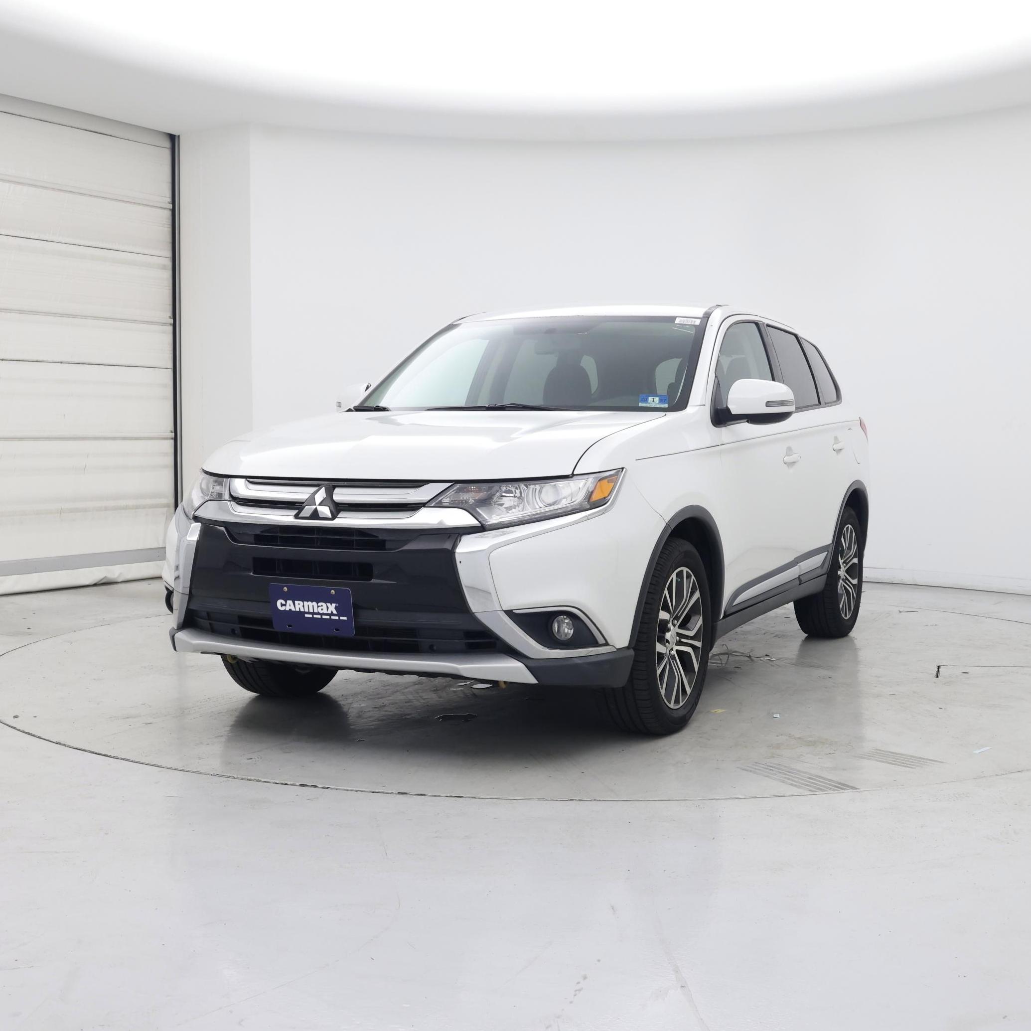 Thumbnail: 2017 Mitsubishi Outlander - 4
