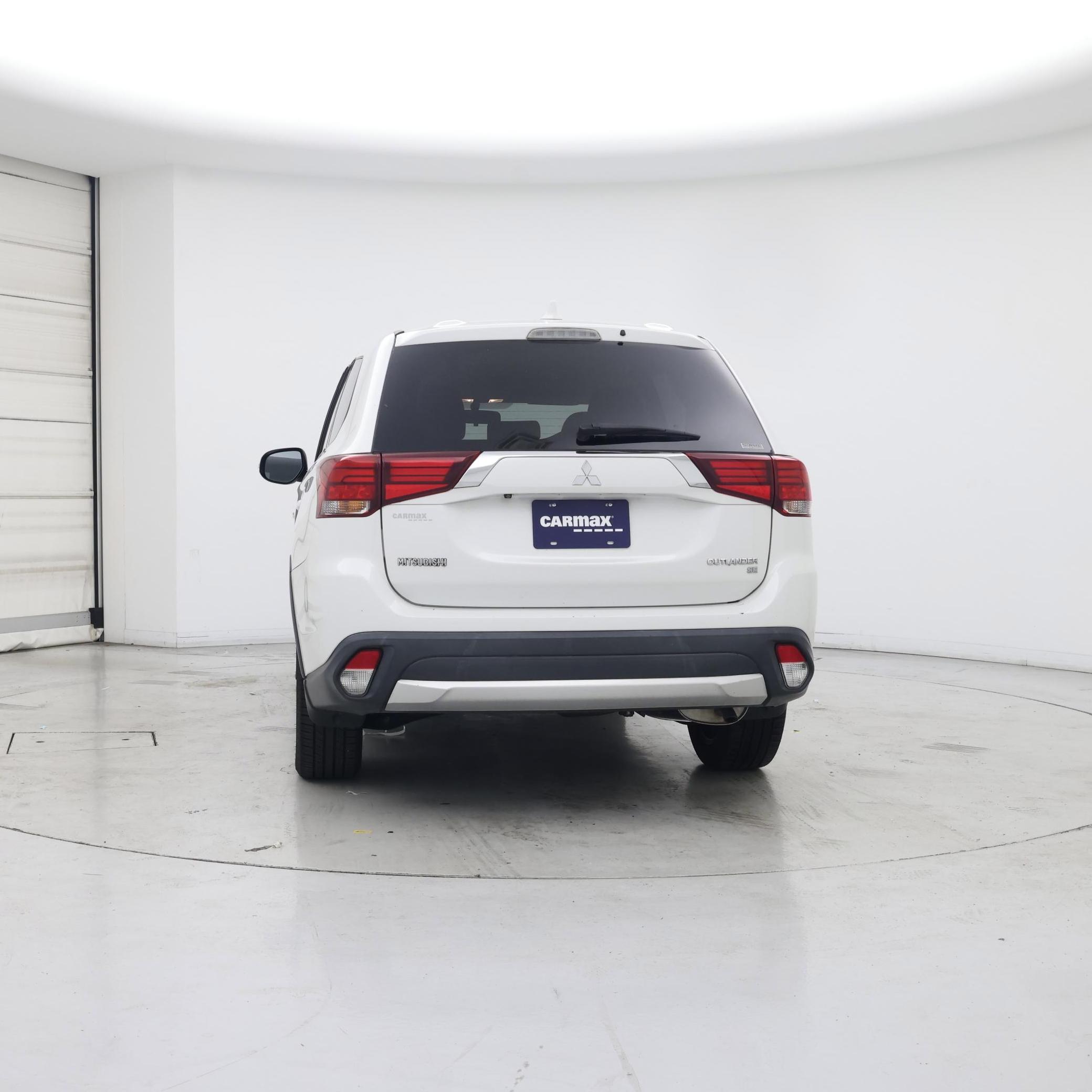 Thumbnail: 2017 Mitsubishi Outlander - 6